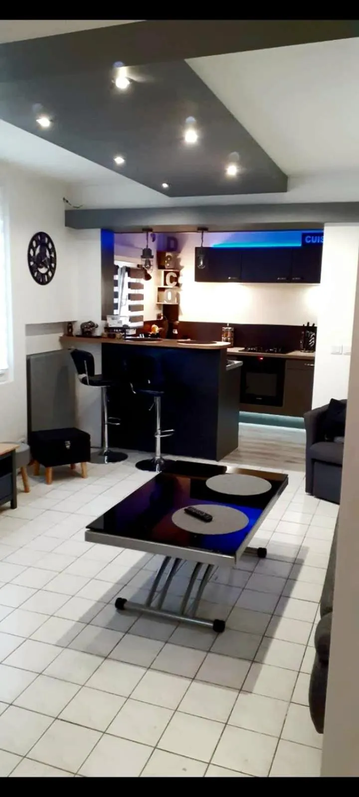 Kitchen or kitchenette in La maison d hôte d emmanuelle