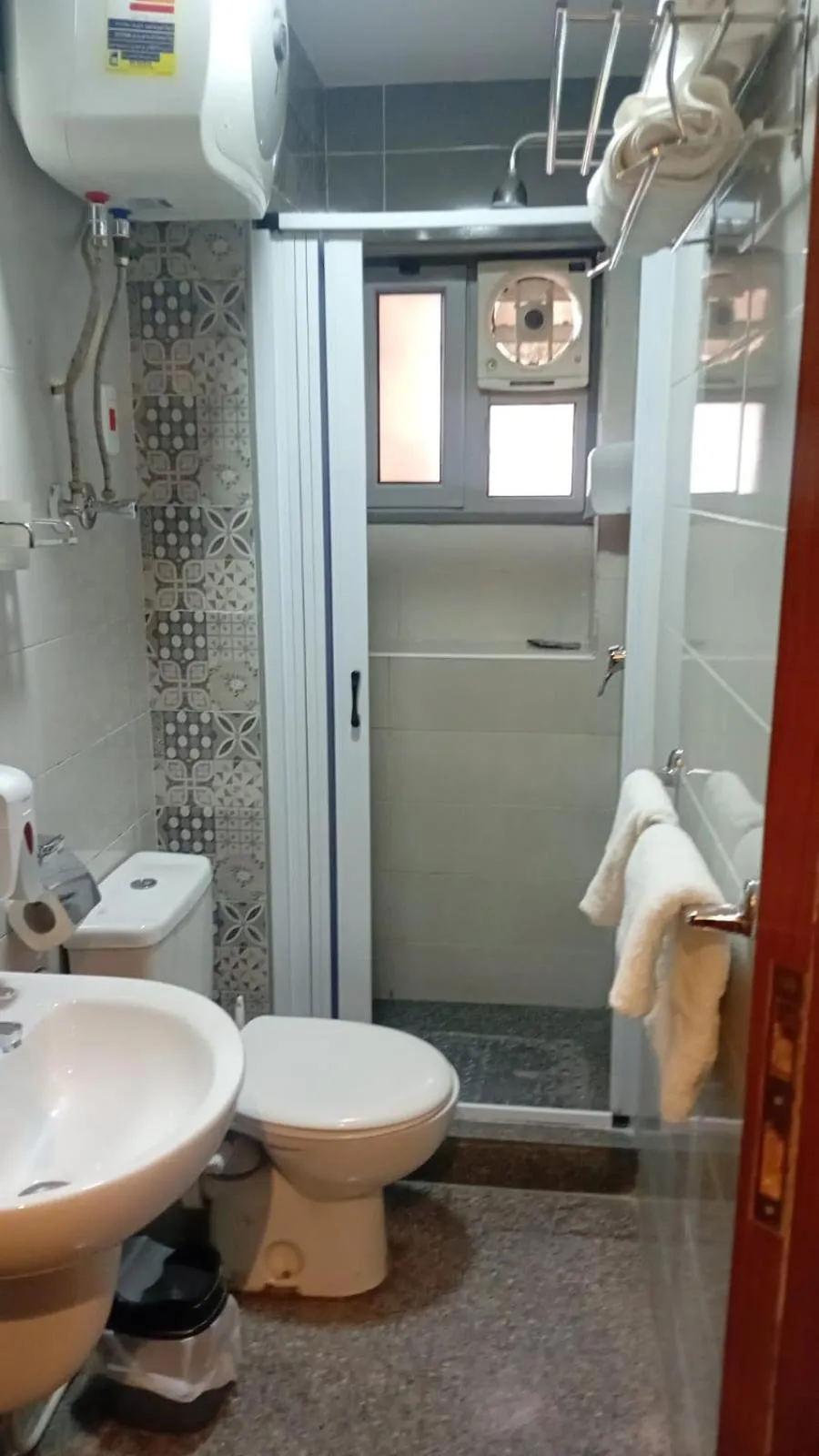 Shower in Royal Inn Residence