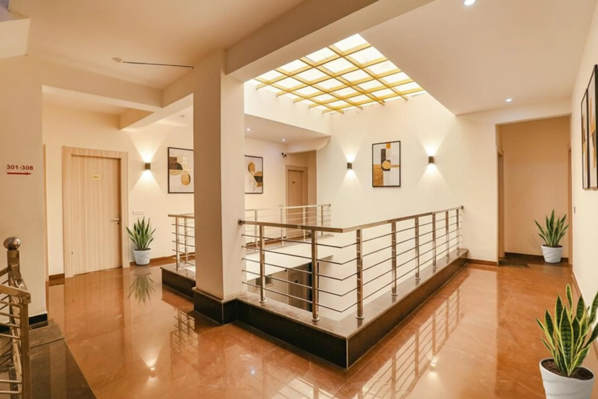 Lobby or reception, Bed in FabHotel Sky Rise Inn Near Medanta- The Medicity Hospital, Gurugram