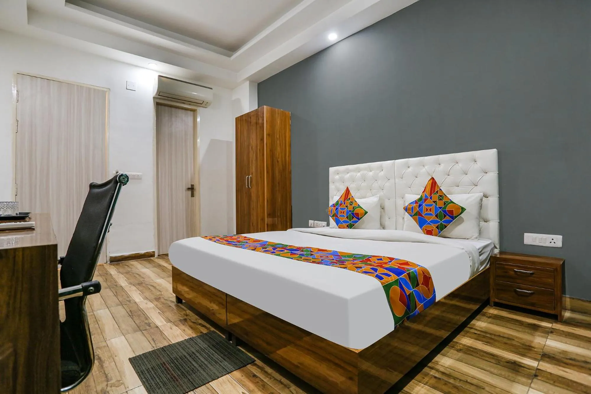 Bed in FabHotel Sky Rise Inn Near Medanta- The Medicity Hospital, Gurugram