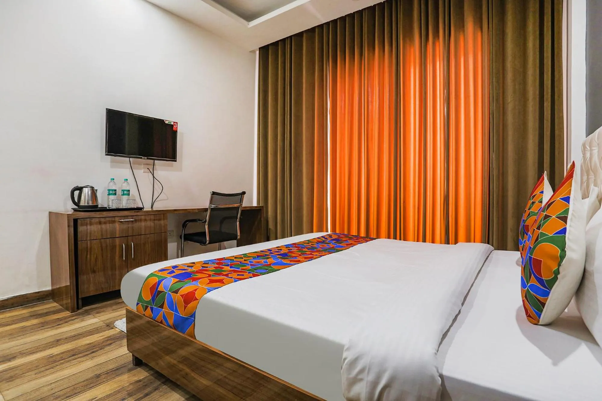 Bed in FabHotel Sky Rise Inn Near Medanta- The Medicity Hospital, Gurugram