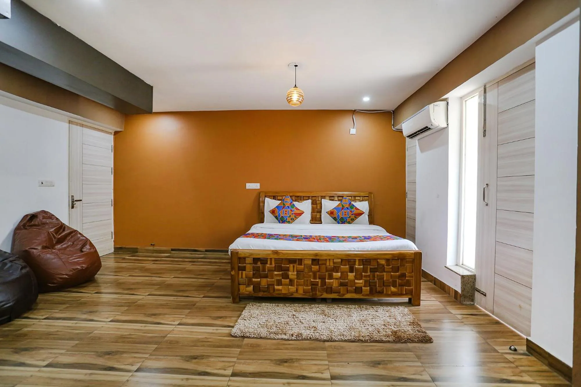 Bed in FabHotel Sky Rise Inn Near Medanta- The Medicity Hospital, Gurugram