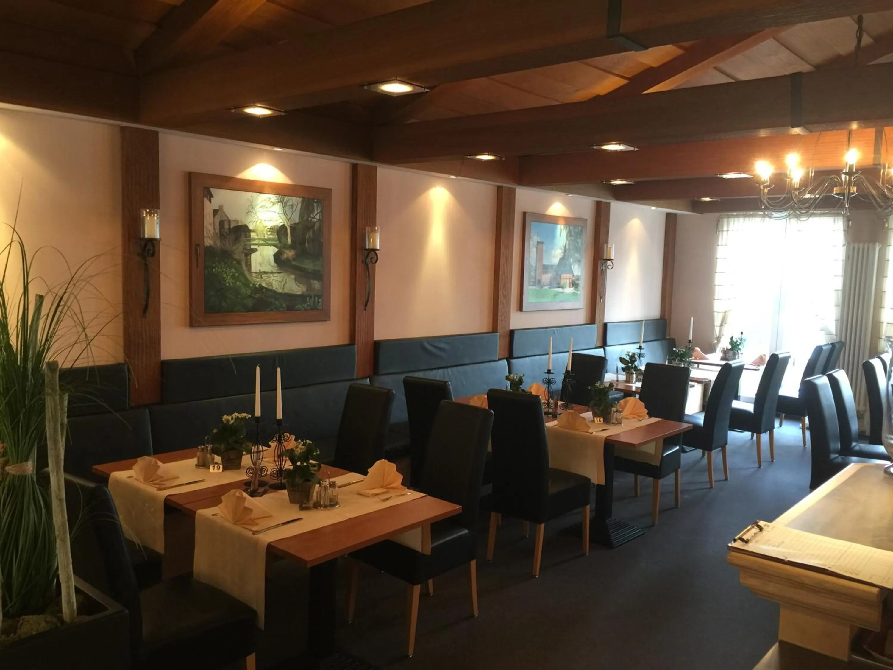 Banquet/Function facilities, Restaurant/Places to Eat in Frick's Hotel