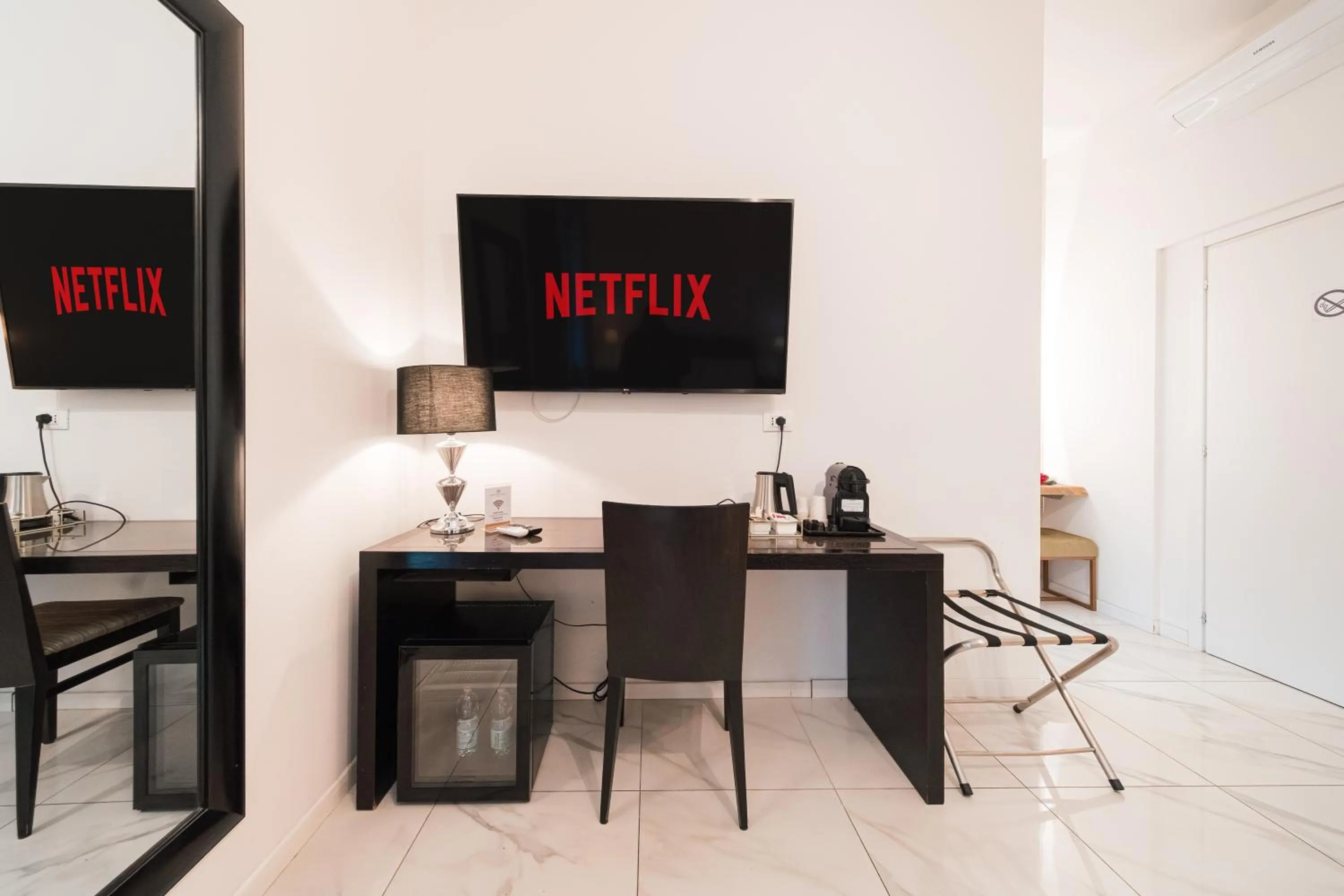 TV and multimedia in Grand Central Room