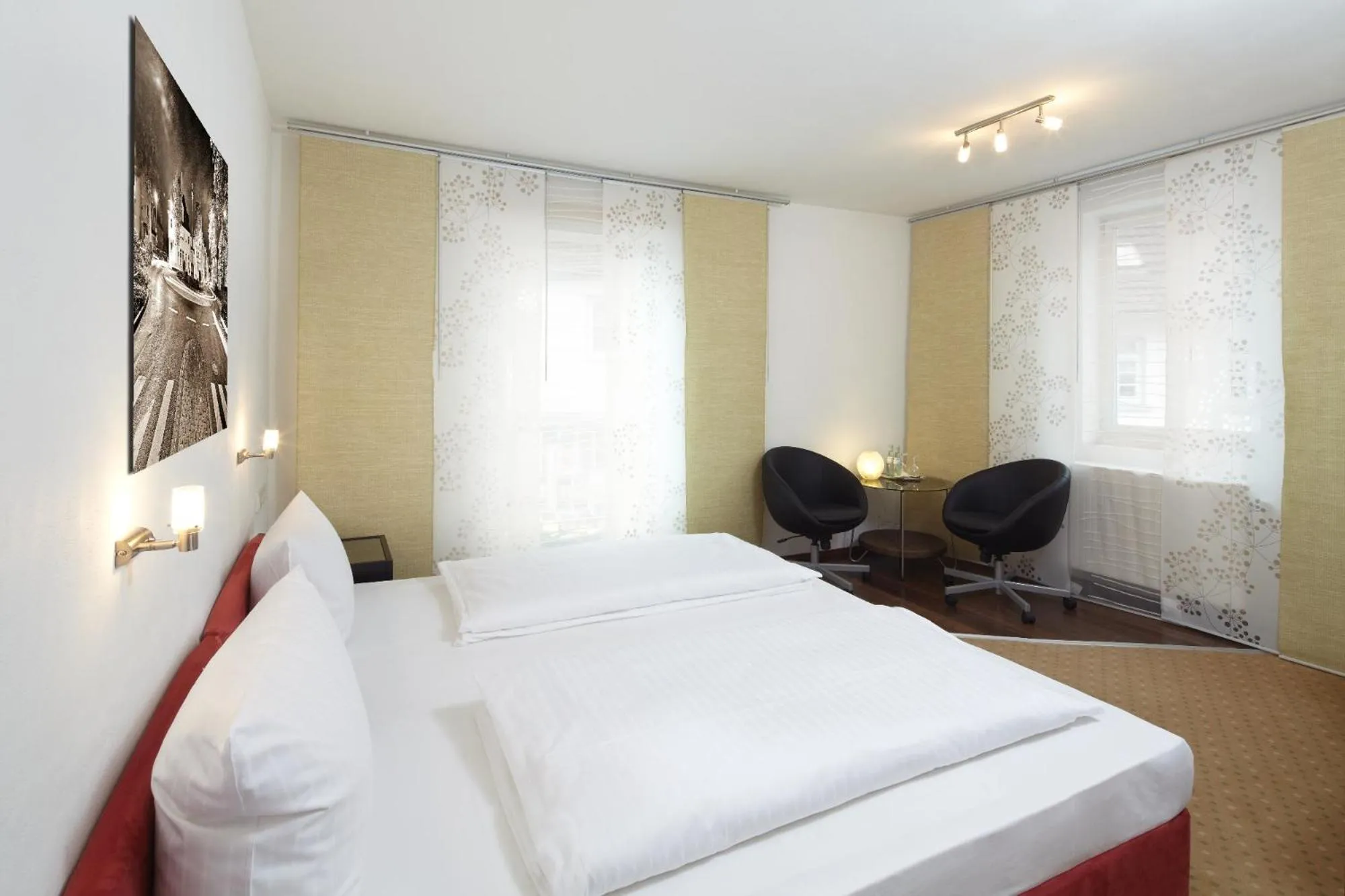 Photo of the whole room, Bed in Hotel zur Post