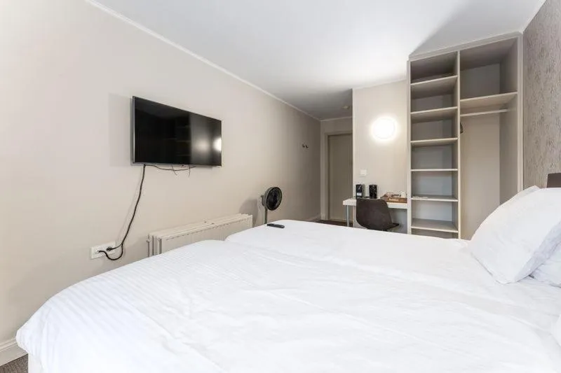 Photo of the whole room, Bed in Hotel karel de stoute