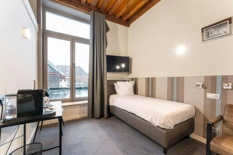 Bed in Hotel karel de stoute