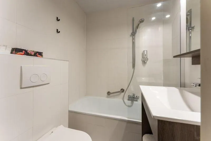 Bathroom in Hotel karel de stoute