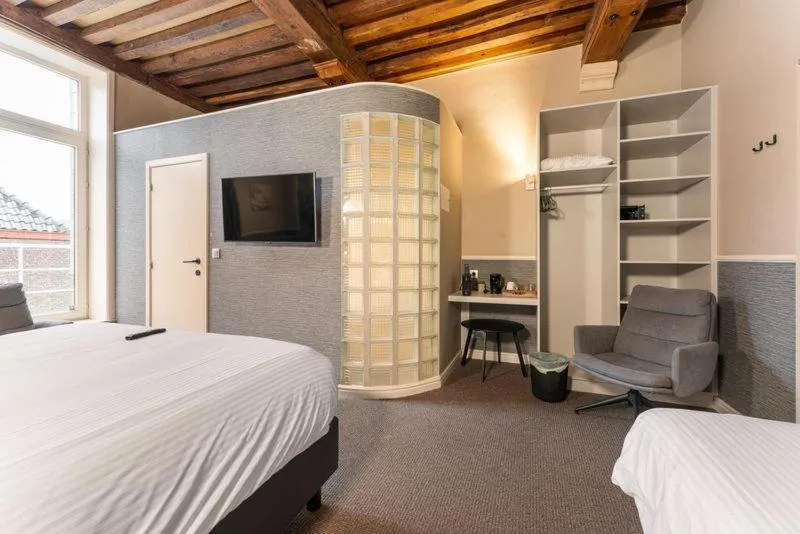 Photo of the whole room, Bed in Hotel karel de stoute