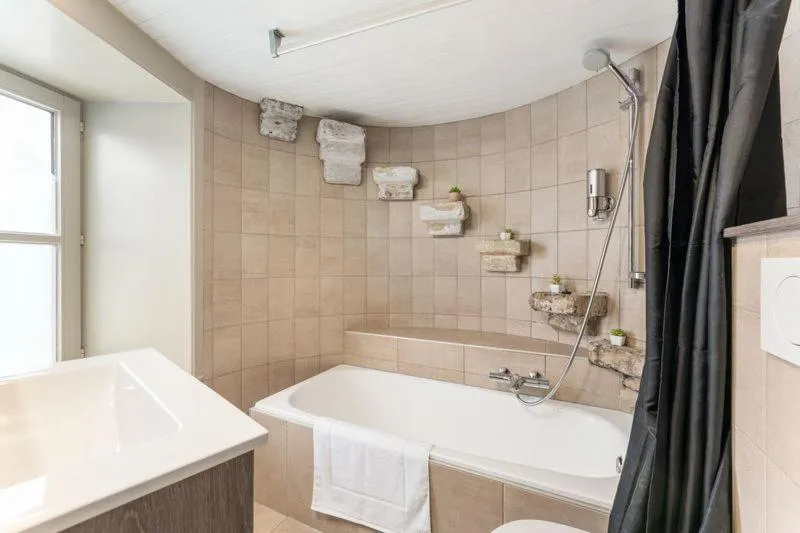 Bathroom in Hotel karel de stoute