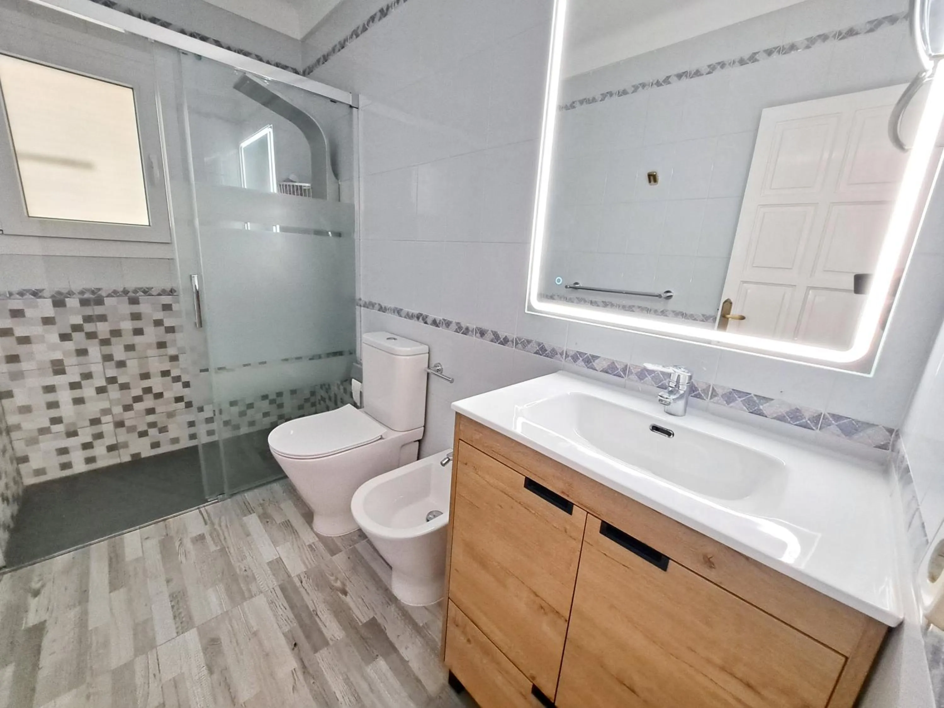 Bathroom in La Vinya 02