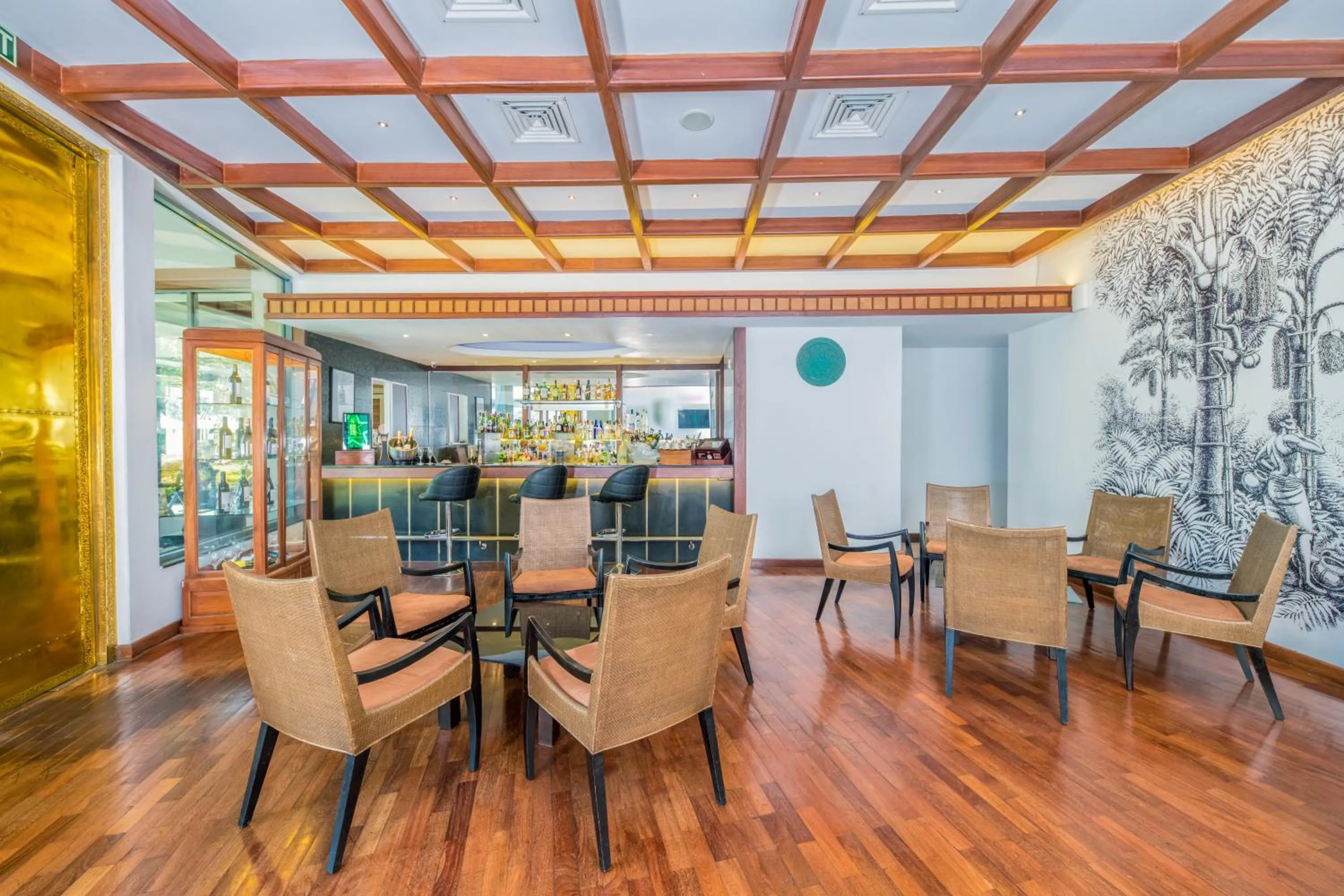 Lounge or bar in Earl's Regent Hotel