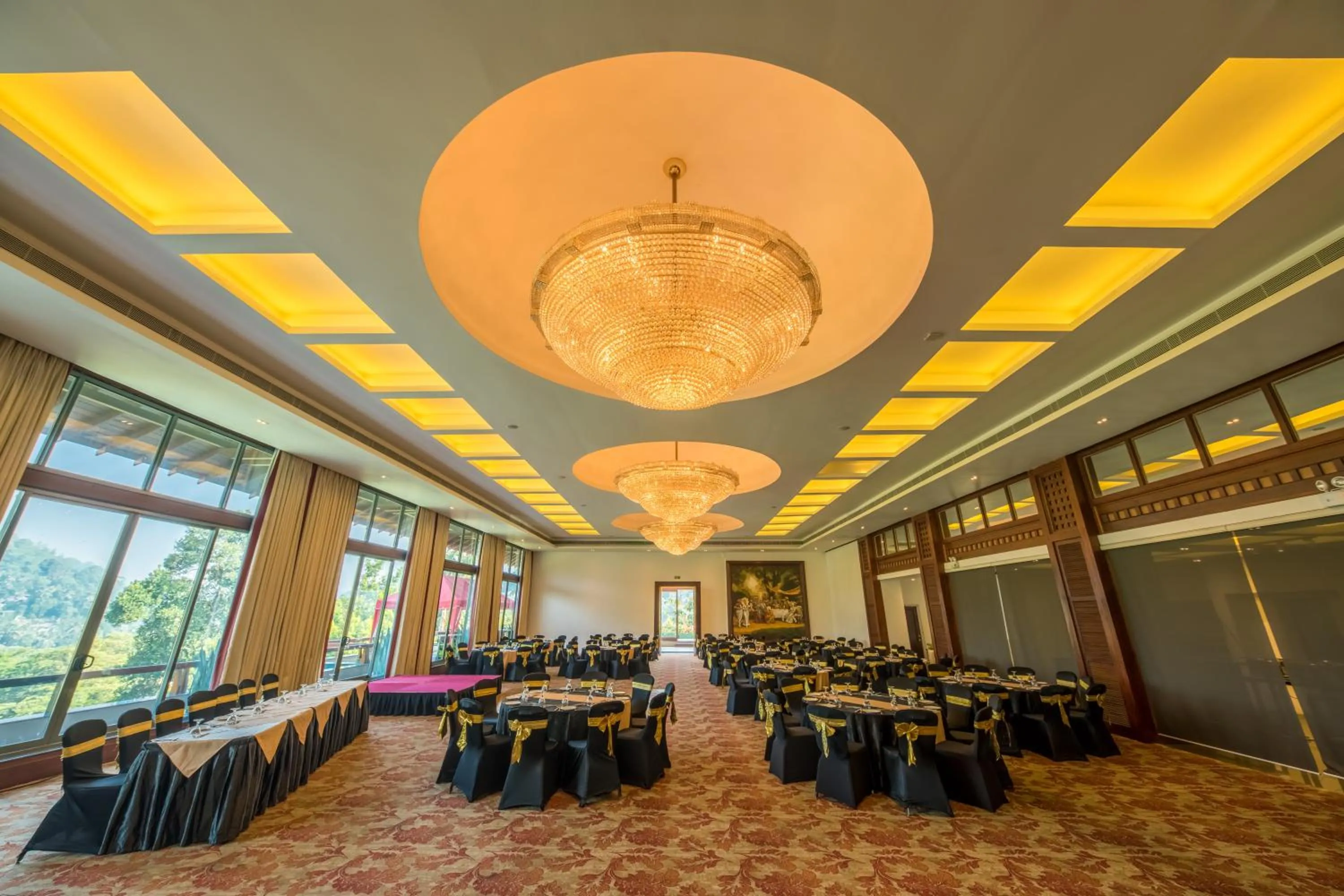 Banquet/Function facilities in Earl's Regent Hotel