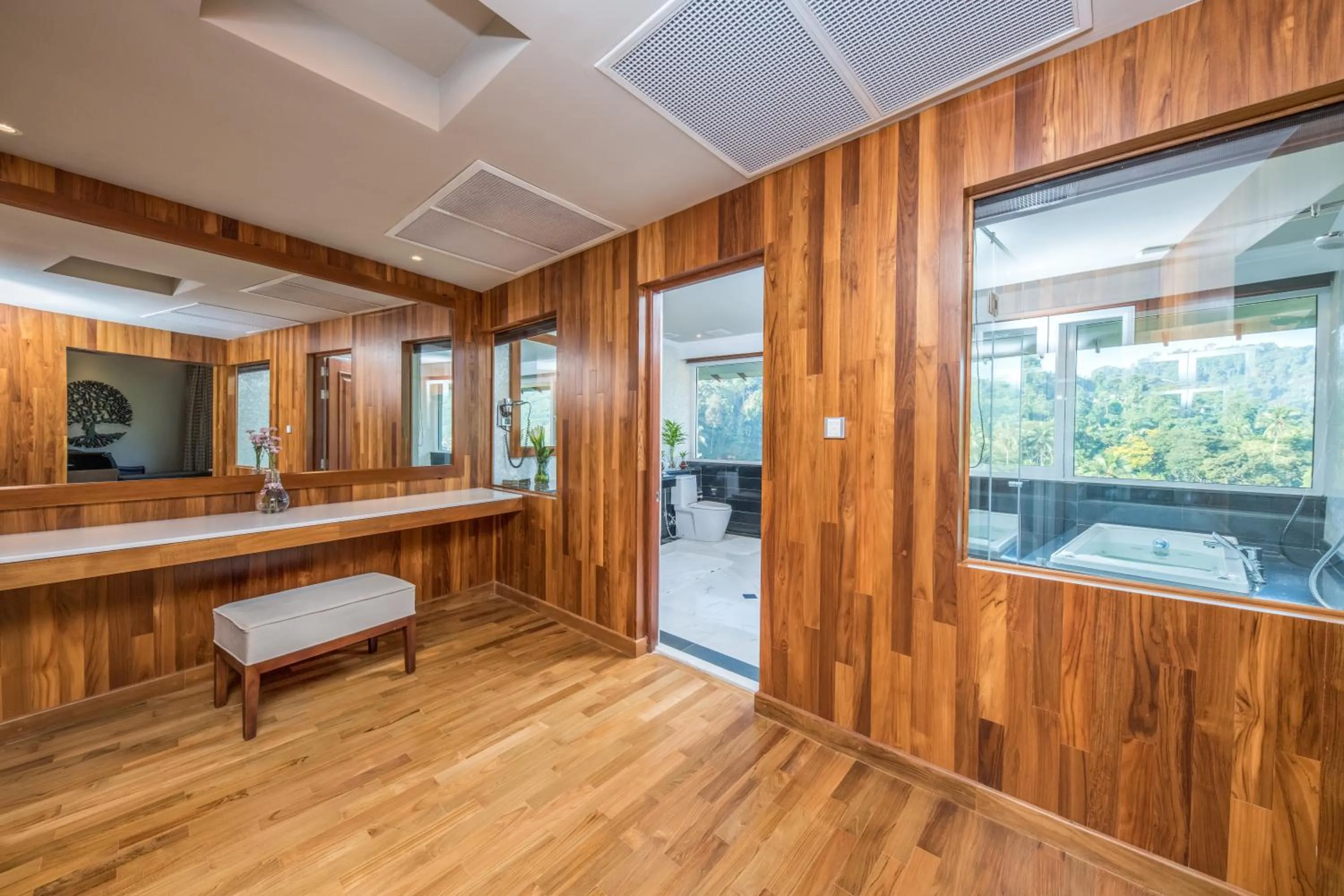 Bathroom in Earl's Regent Hotel