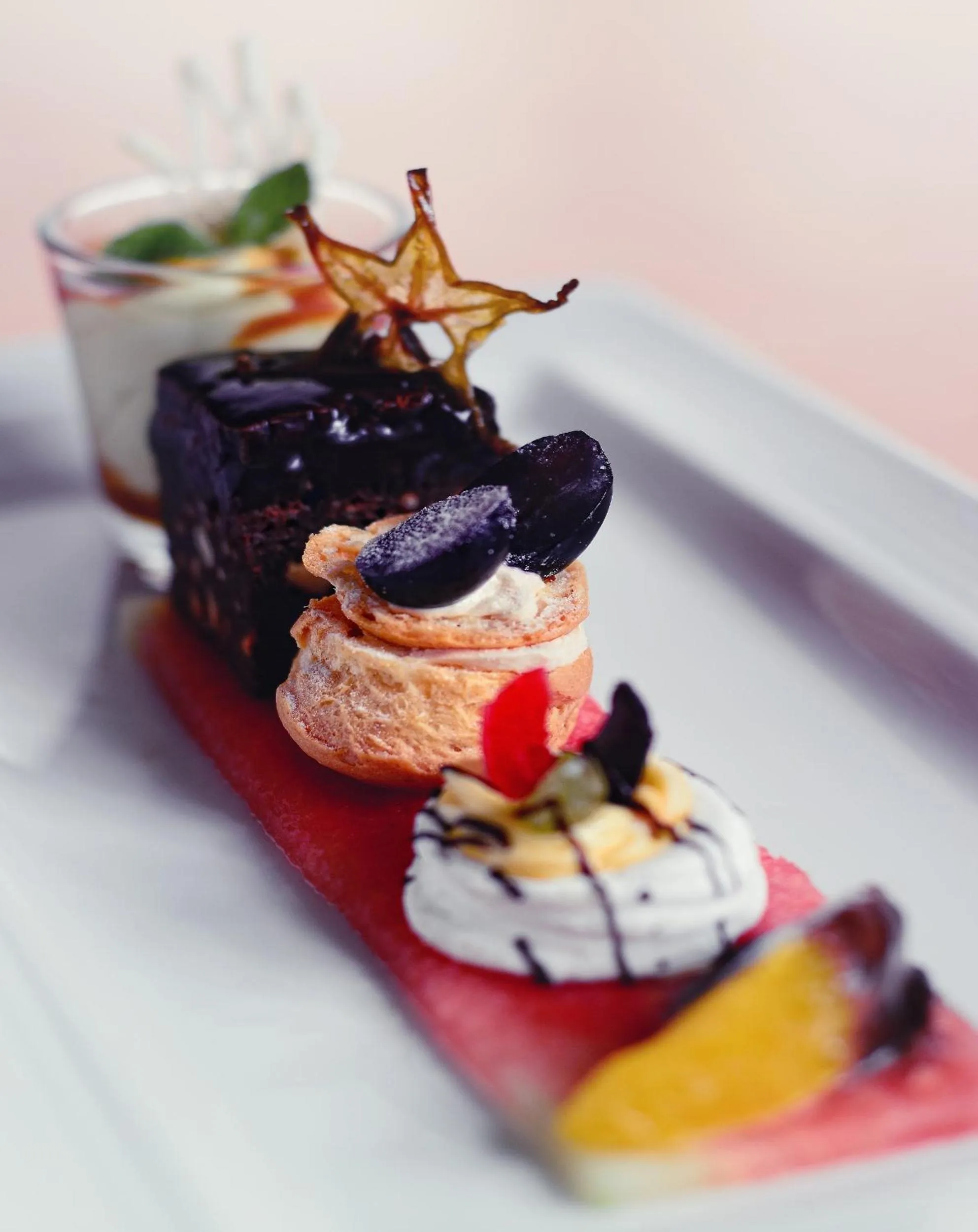 Food and drinks in Earl's Regent Hotel