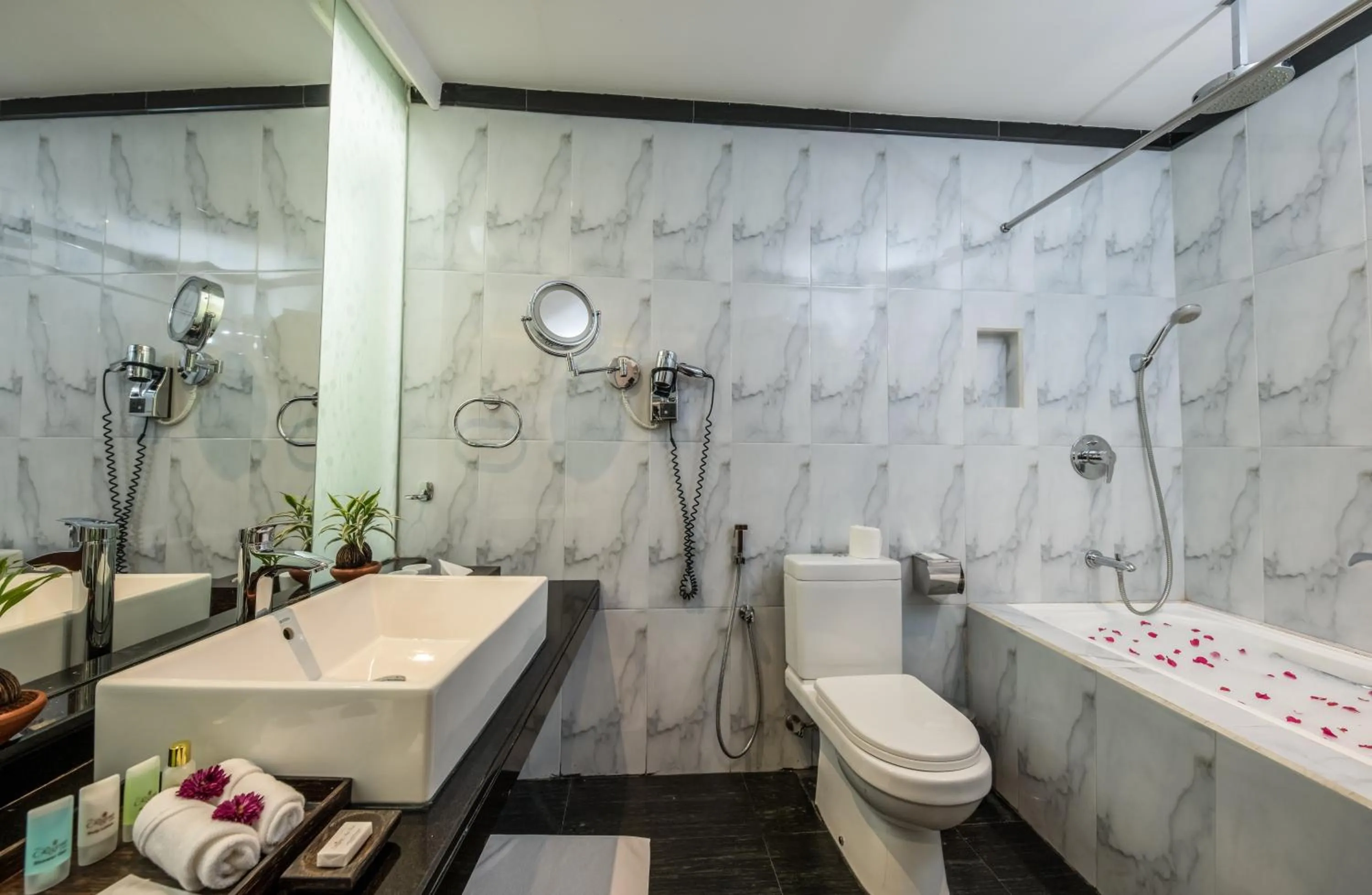 Bathroom in Earl's Regent Hotel