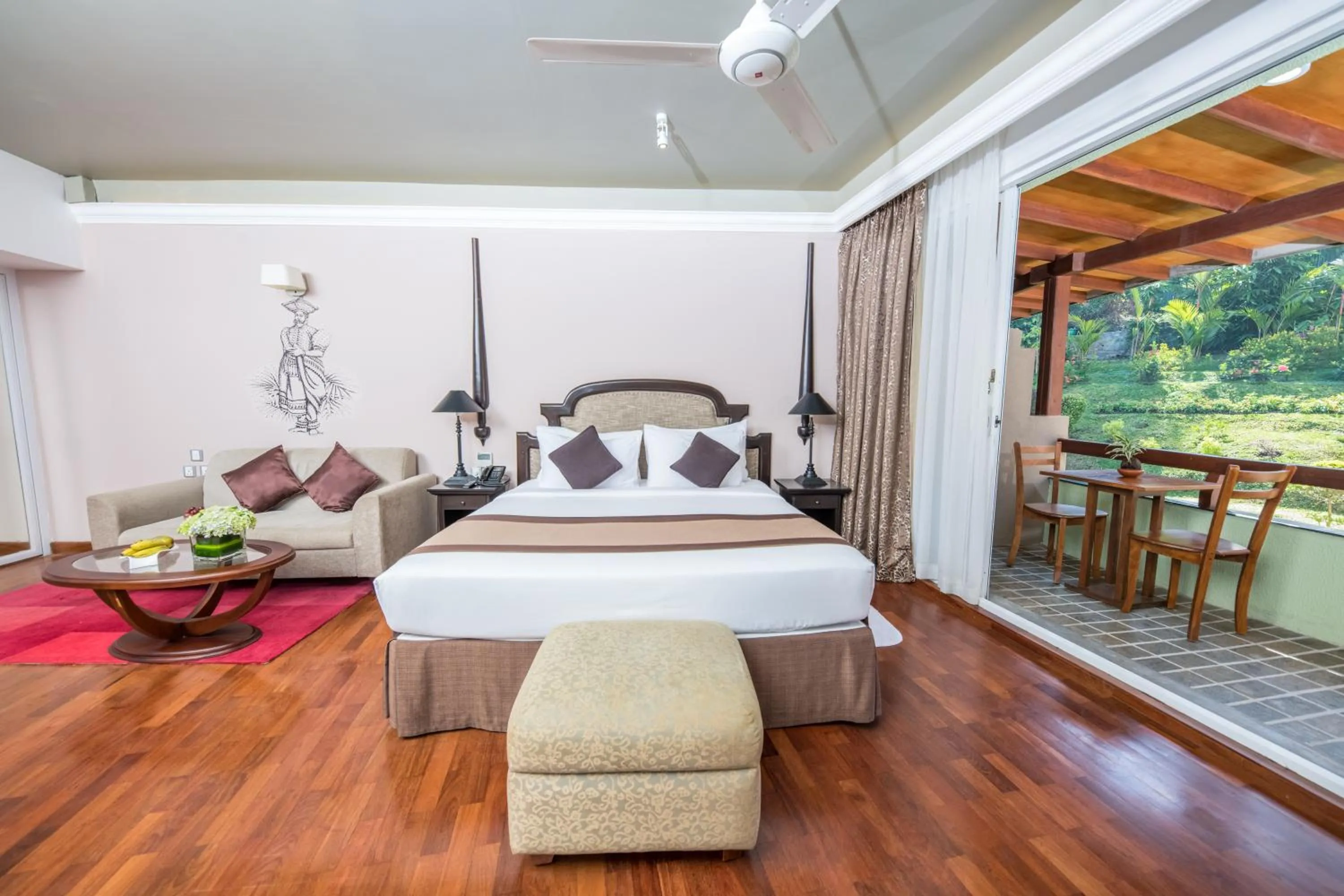 Bedroom, Bed in Earl's Regent Hotel