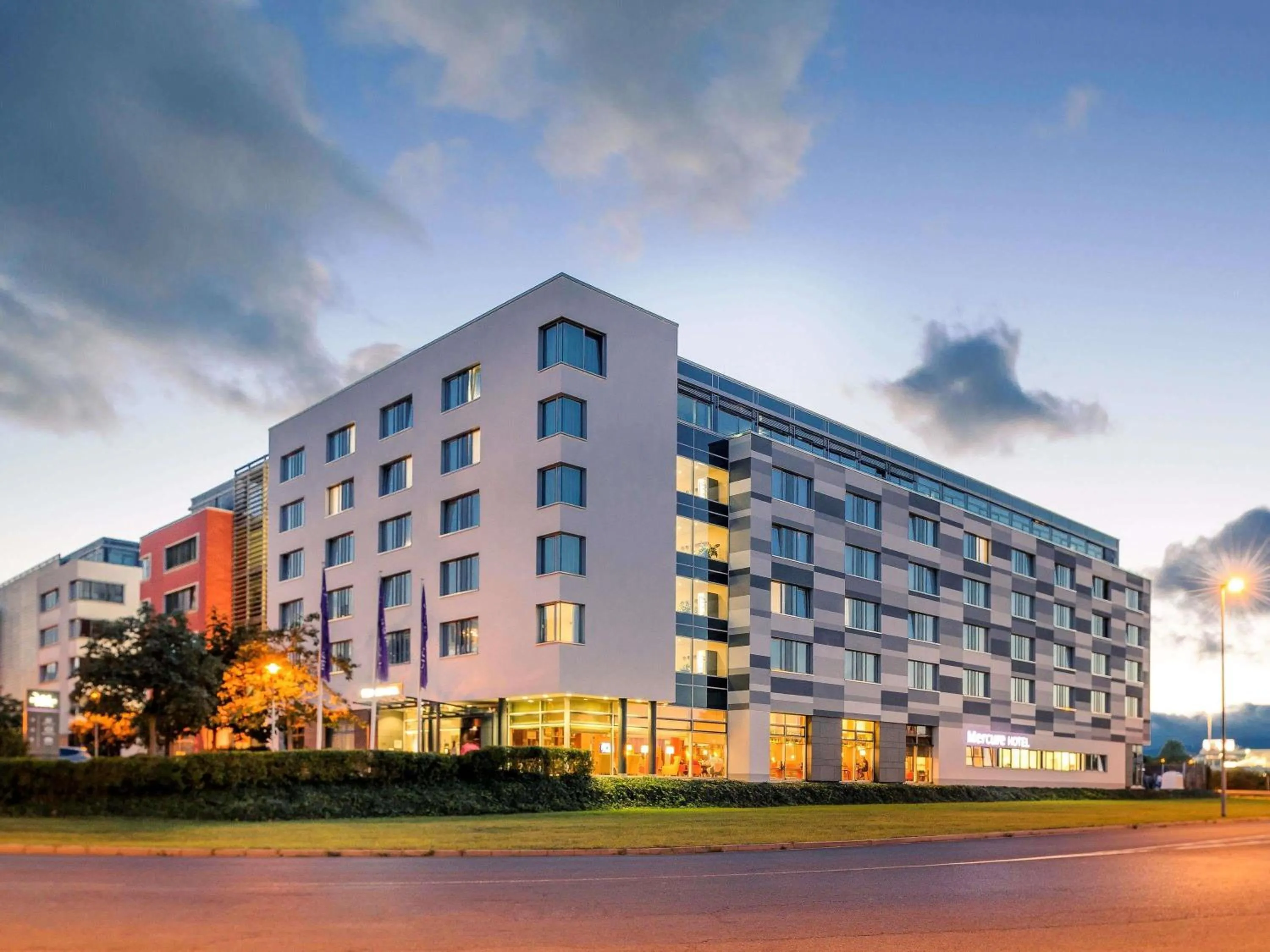 Property building in Mercure Hotel Frankfurt Eschborn Helfmann-Park