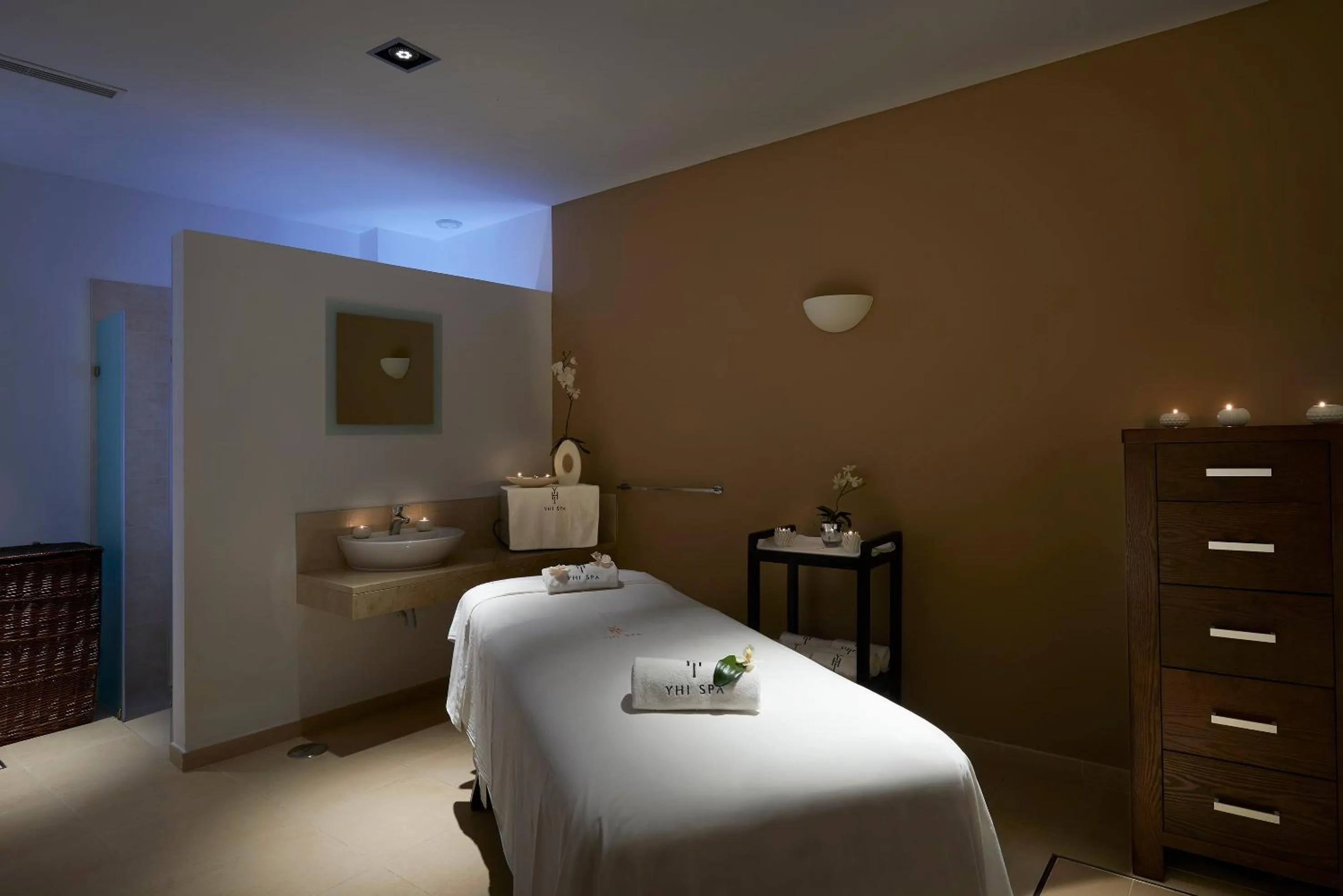 Massage, Bed in Melia Dunas Beach Resort & Spa - All Inclusive