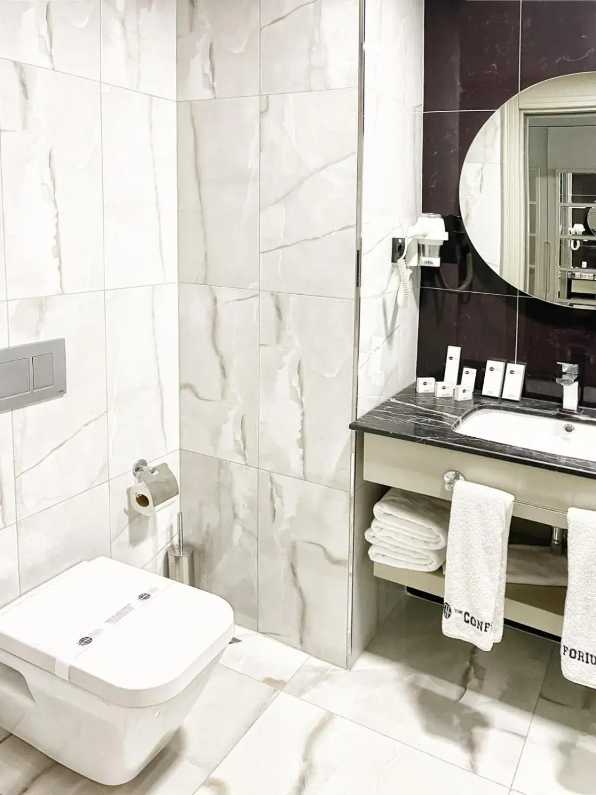 Superior Double Room in The Conforium Hotel Van Superior Double Room in The Conforium Hotel Van