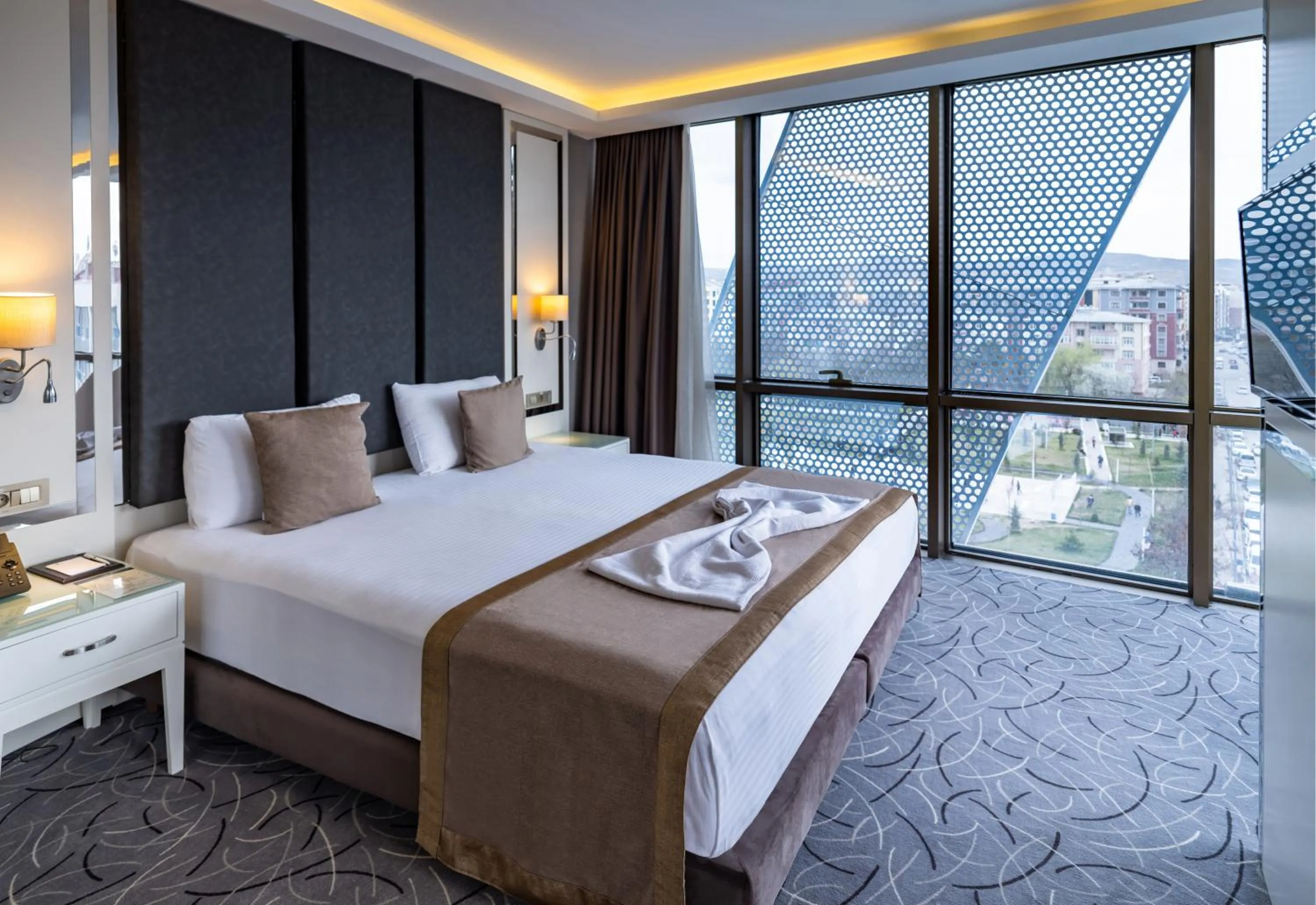 Photo of the whole room, Bed in The Conforium Hotel Van