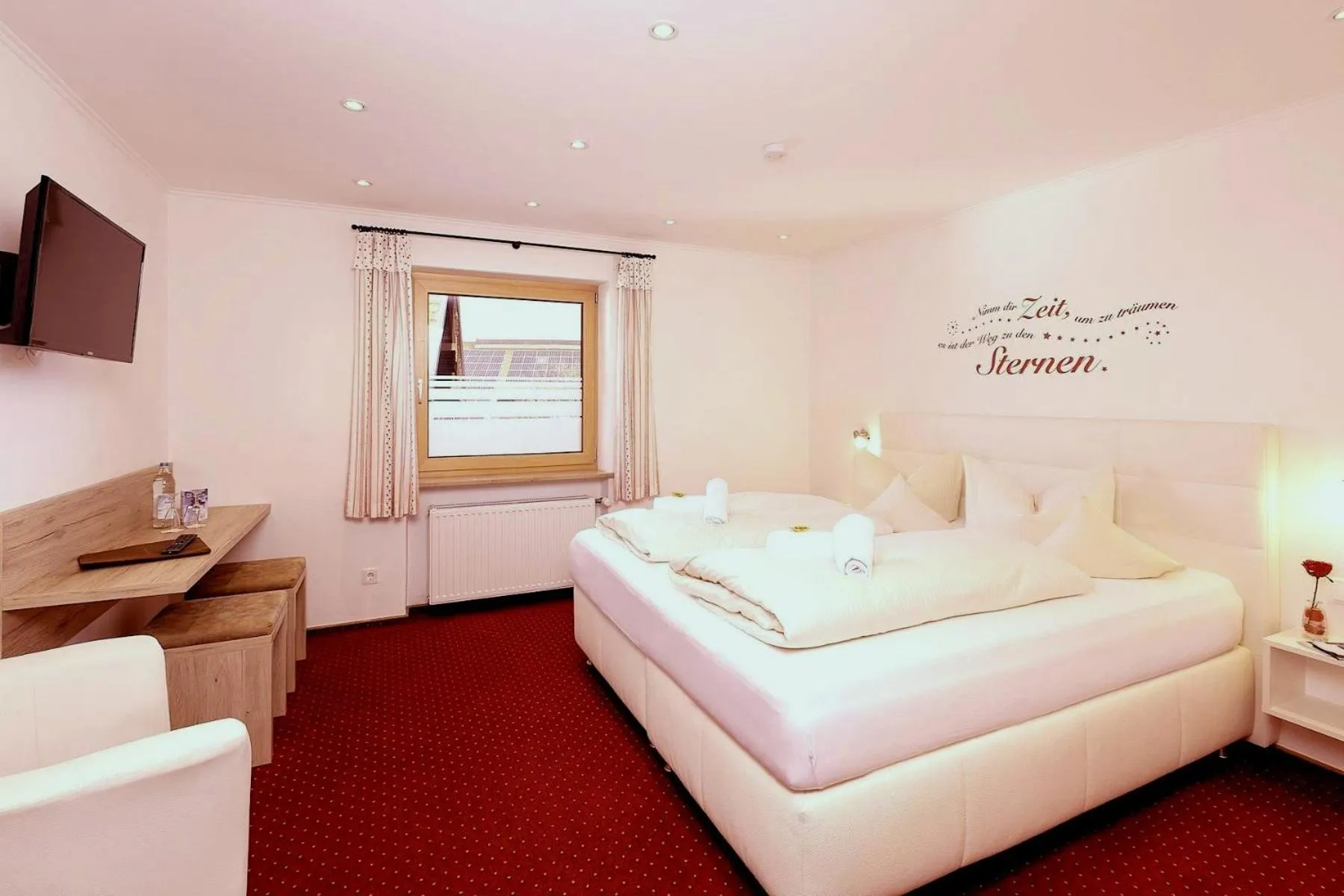 Photo of the whole room, Bed in Hotel Bergidyll