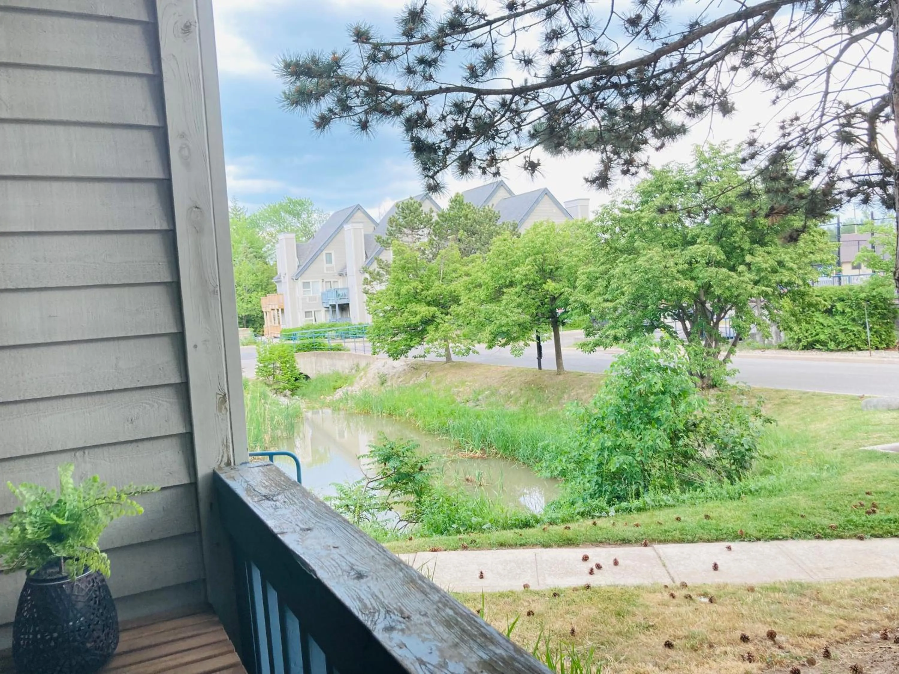 Blue Mountain Creekside Studio at North Creek Resort