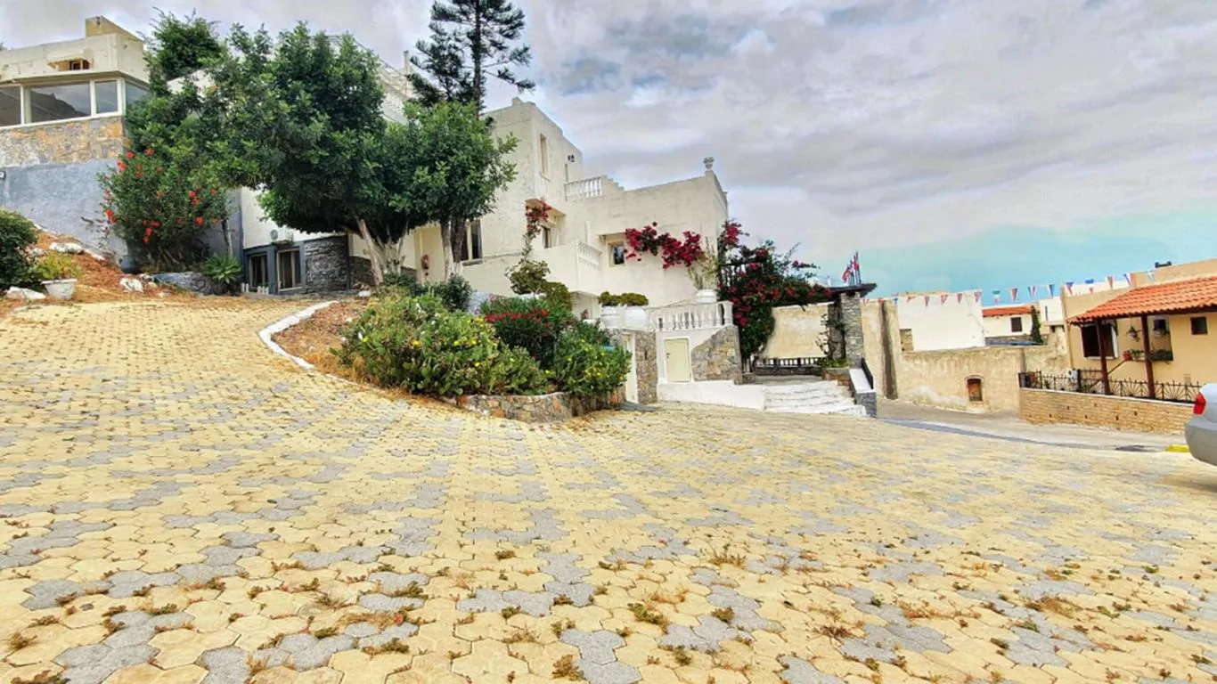 Parking in Private Studio Korifi sea view