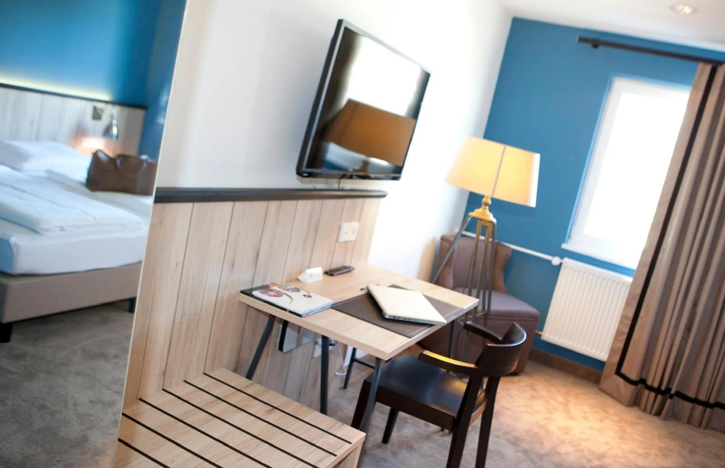 Photo of the whole room, Bed in Dock1