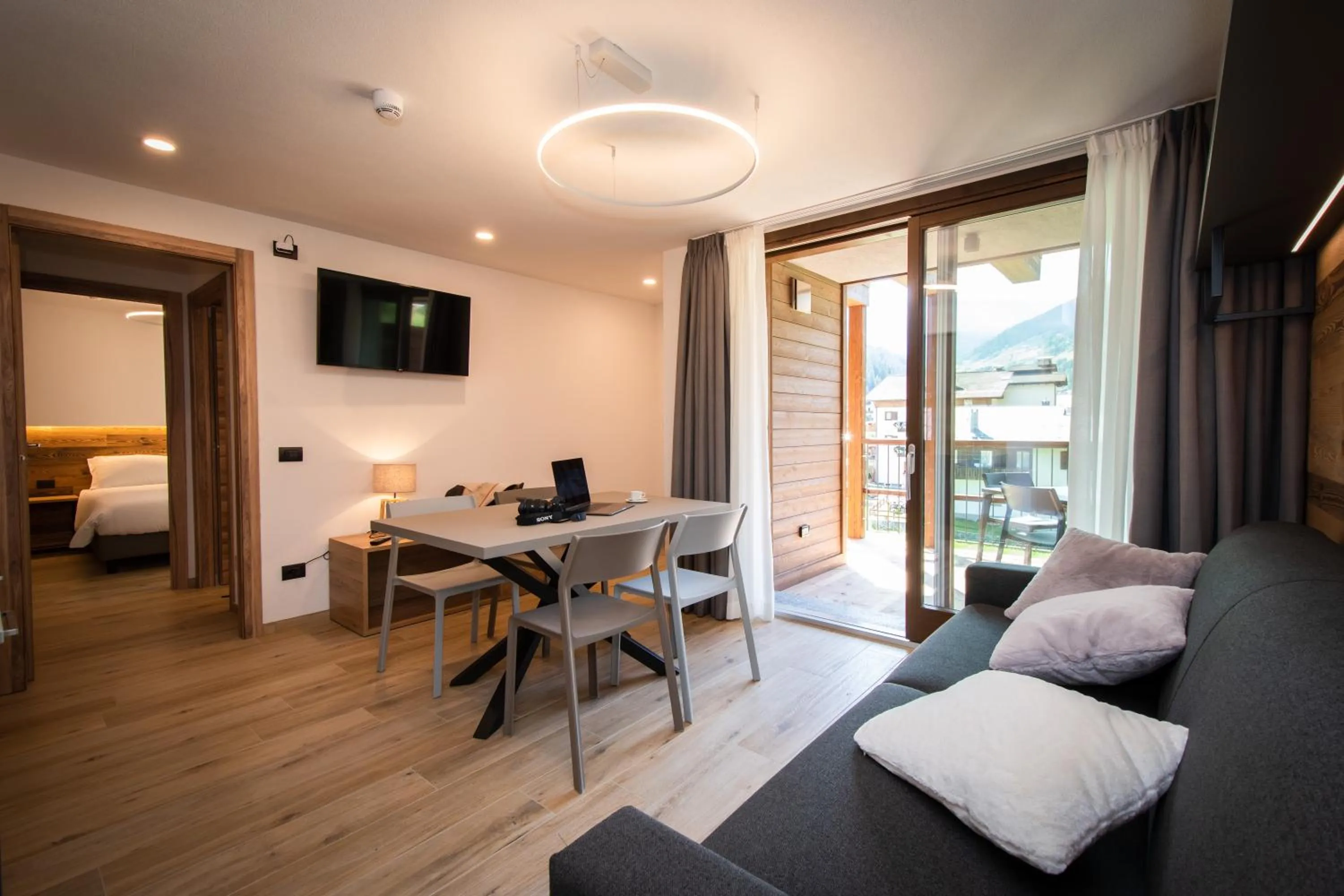 Living room, Bed in Nira Mountain Resort Futura