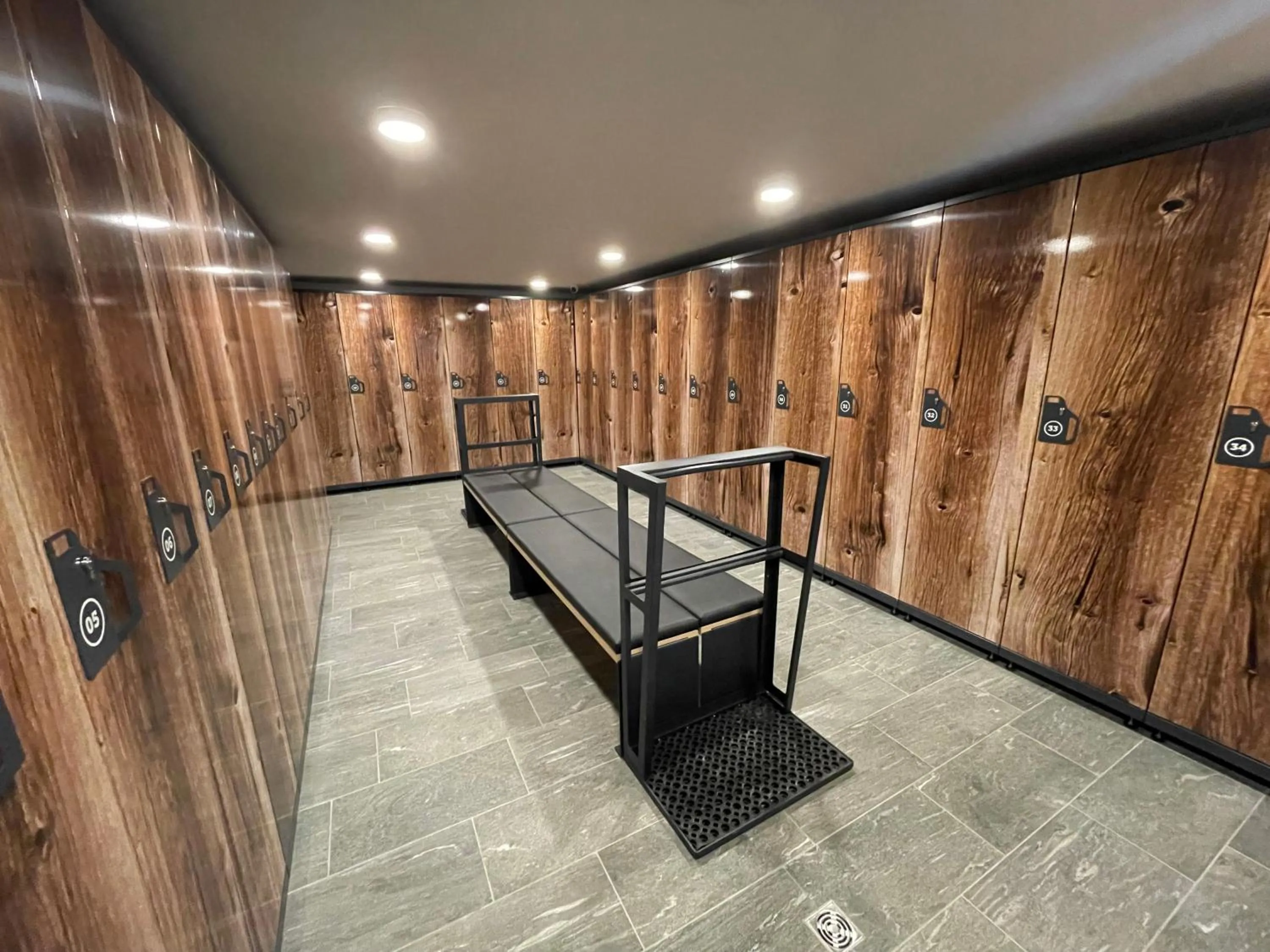 Skiing in Nira Mountain Resort Futura