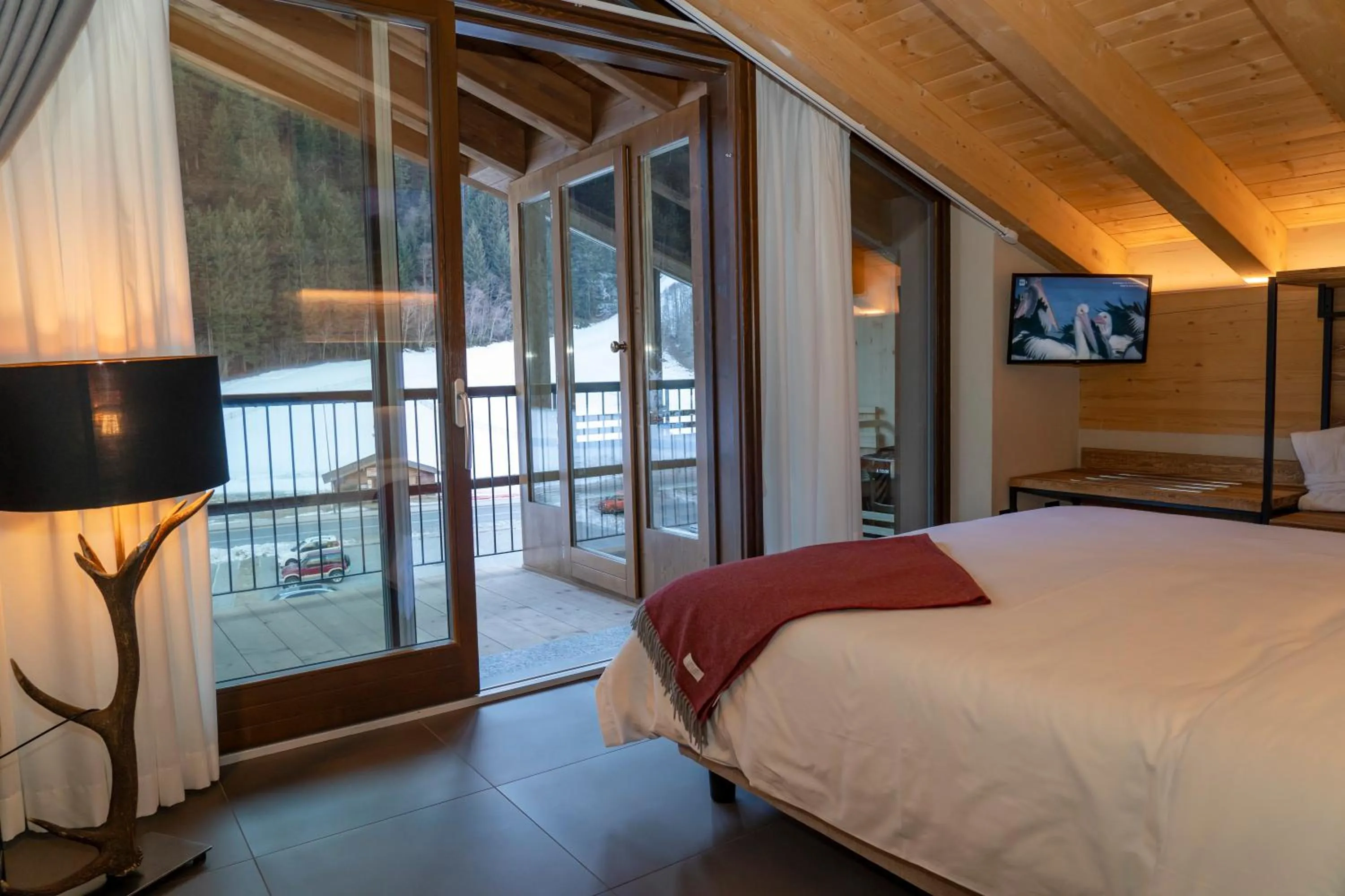 Sauna, Bed in Nira Mountain Resort Futura