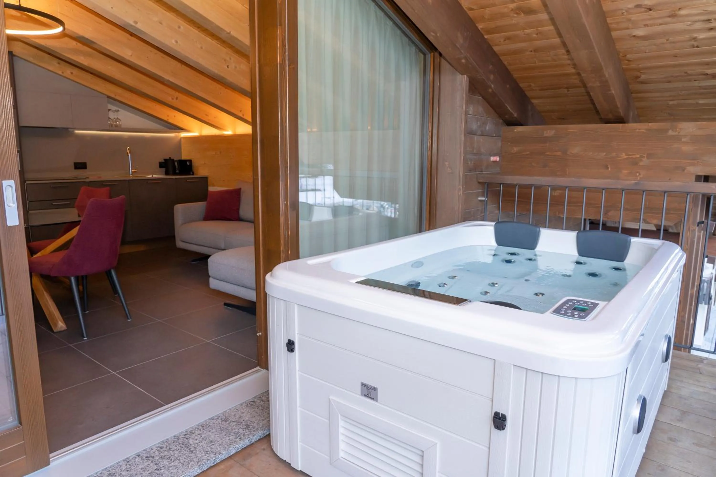 Hot Tub in Nira Mountain Resort Futura