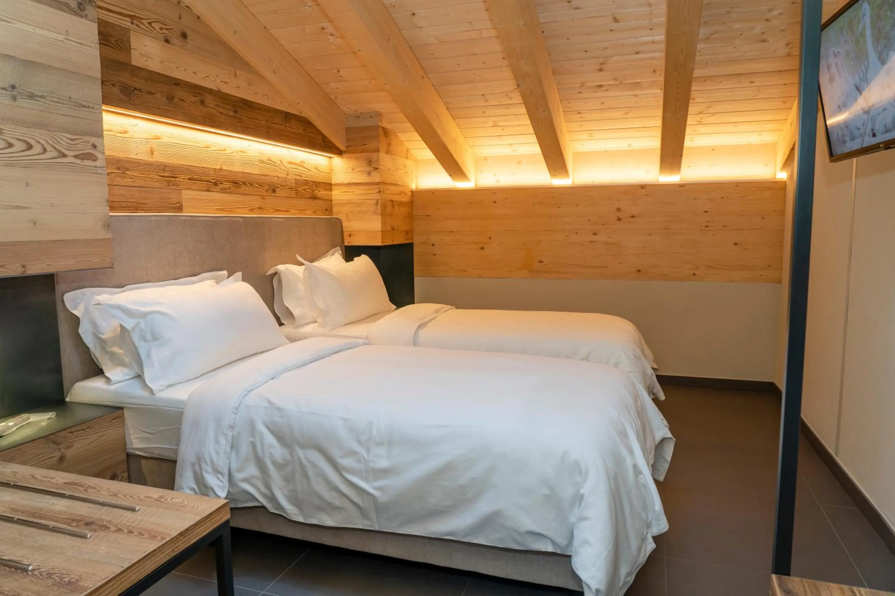 Bedroom, Bed in Nira Mountain Resort Futura