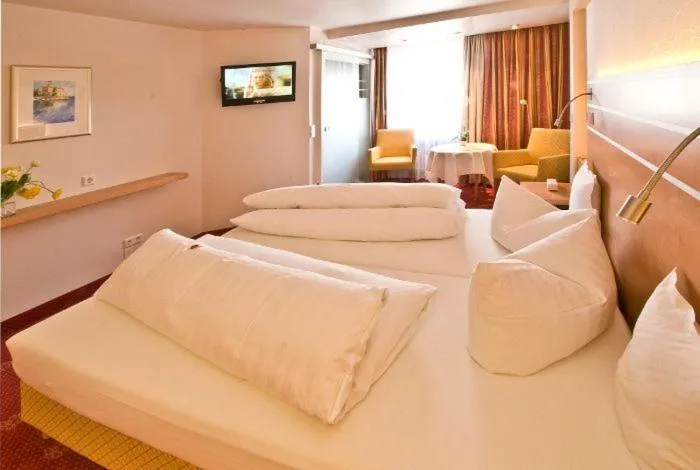 Photo of the whole room, Bed in Hotel Engel