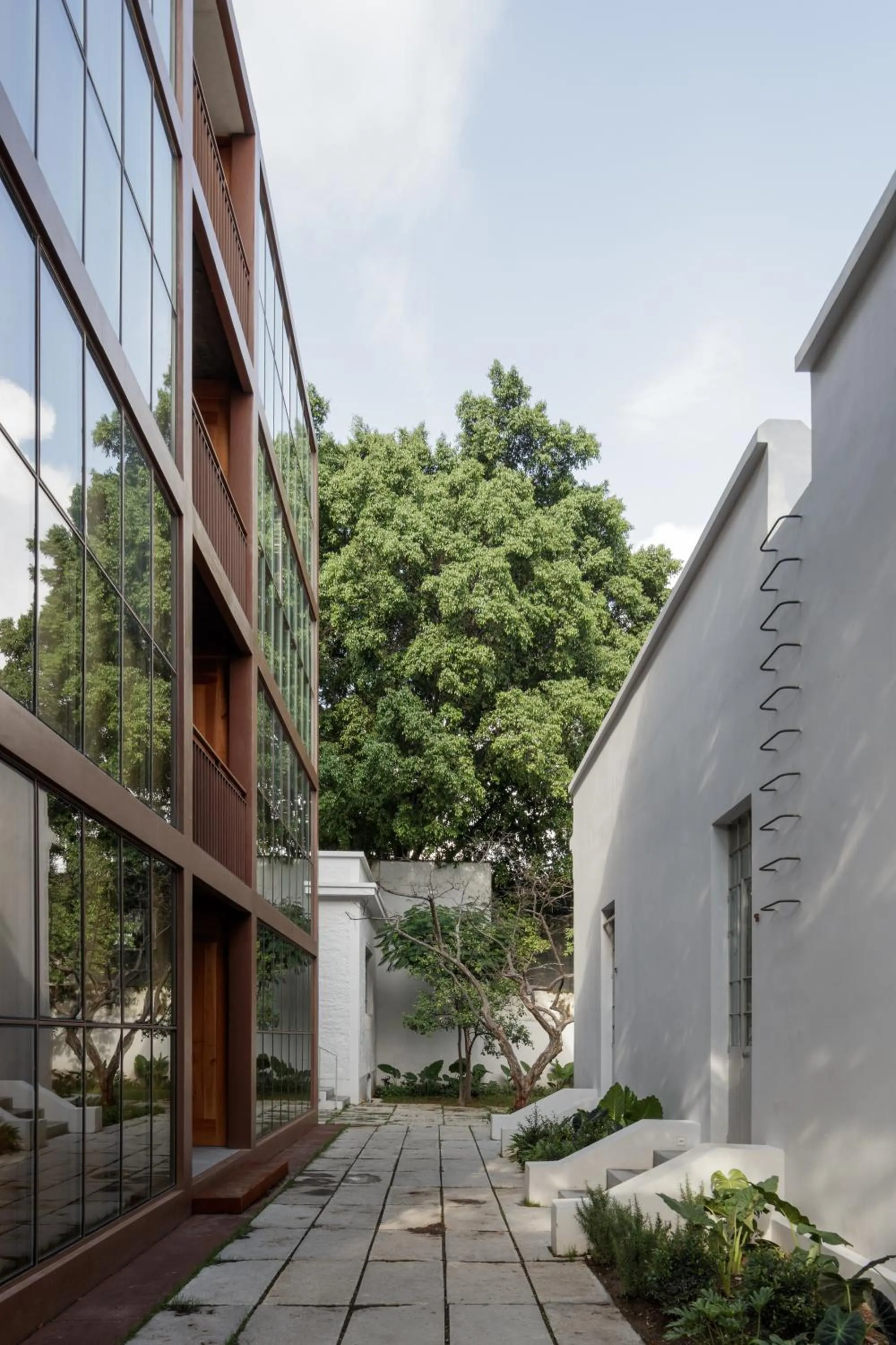 Property building in Casa Bosque Eduviges