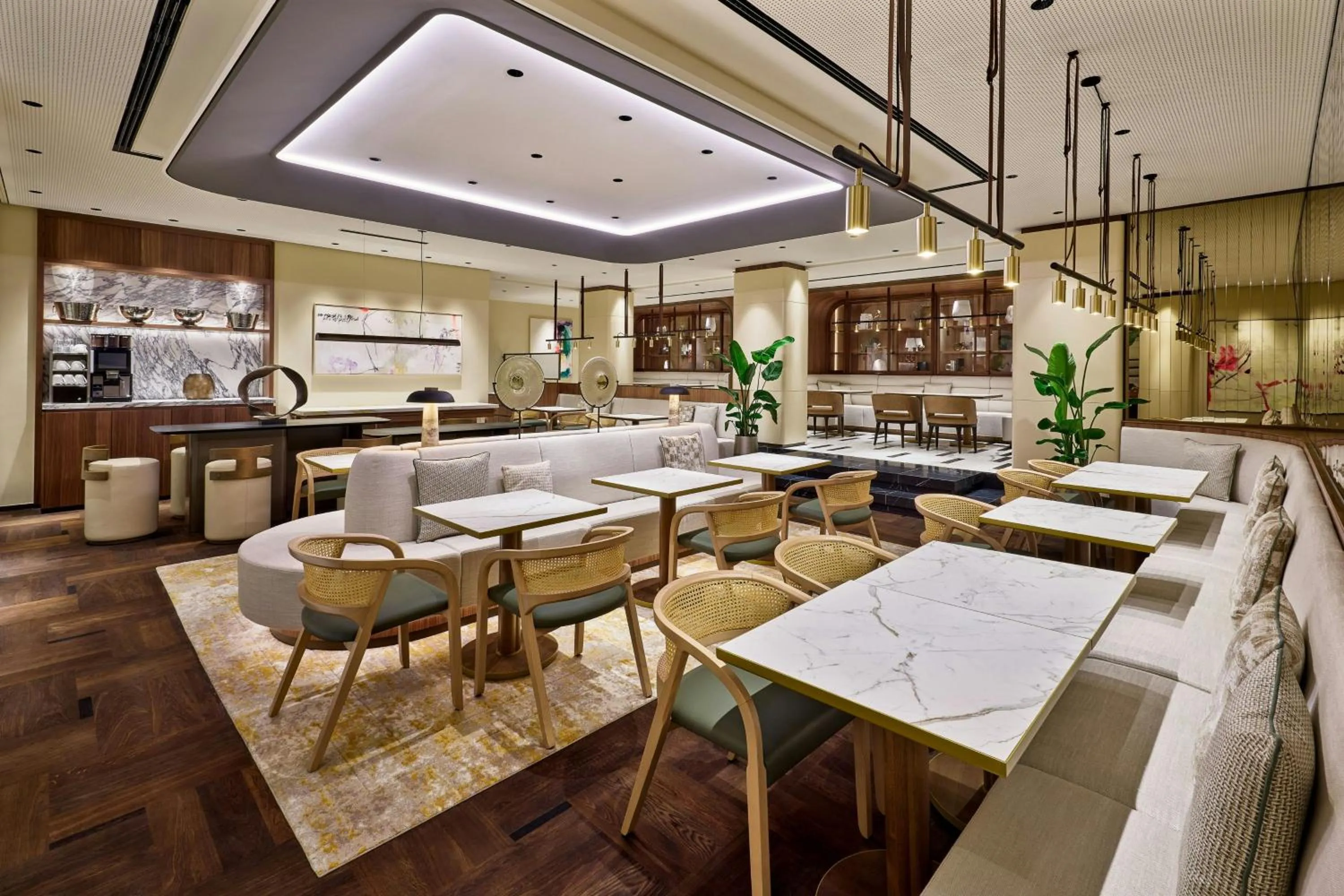 Lounge or bar in Berlin Marriott Hotel