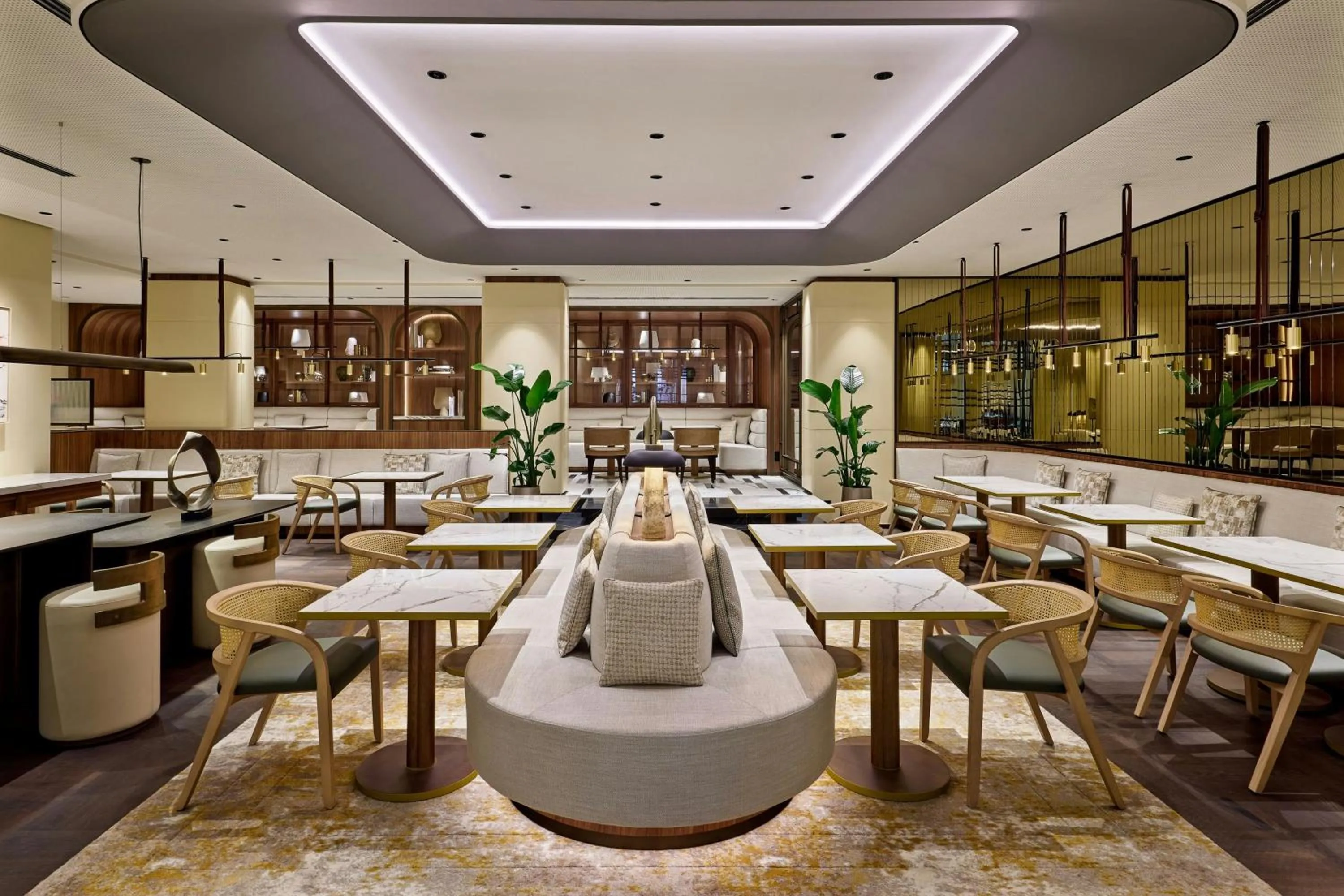 Lounge or bar in Berlin Marriott Hotel