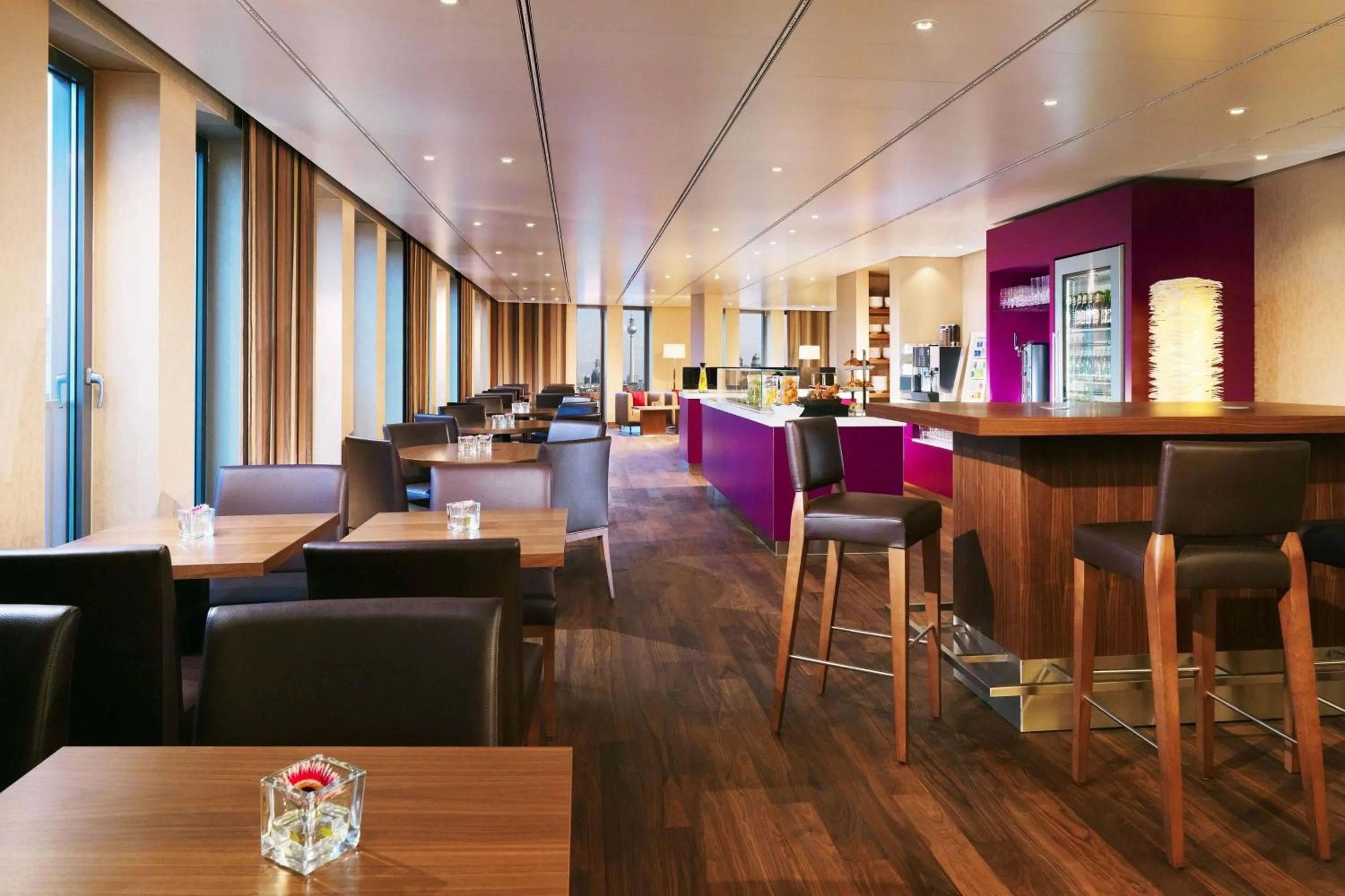 Lounge or bar in Berlin Marriott Hotel