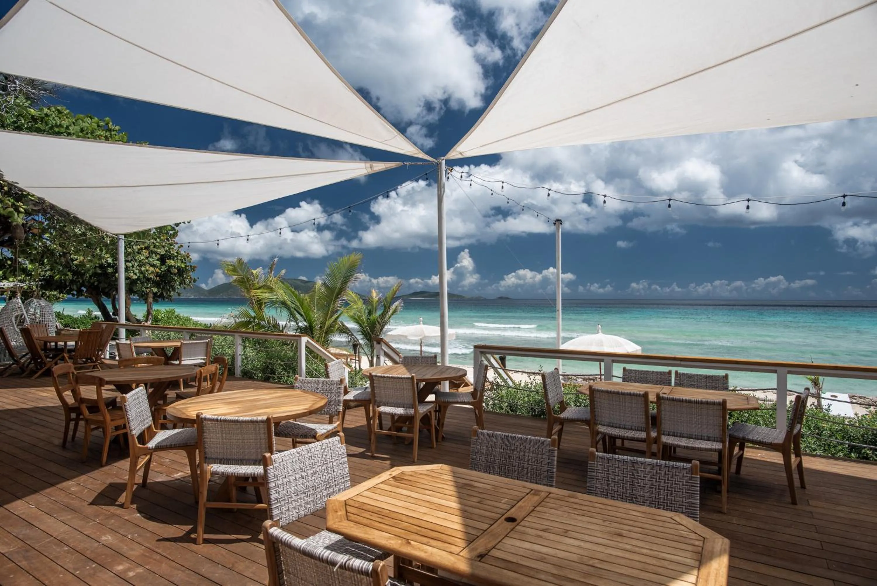 Restaurant/places to eat in Long Bay Beach Resort