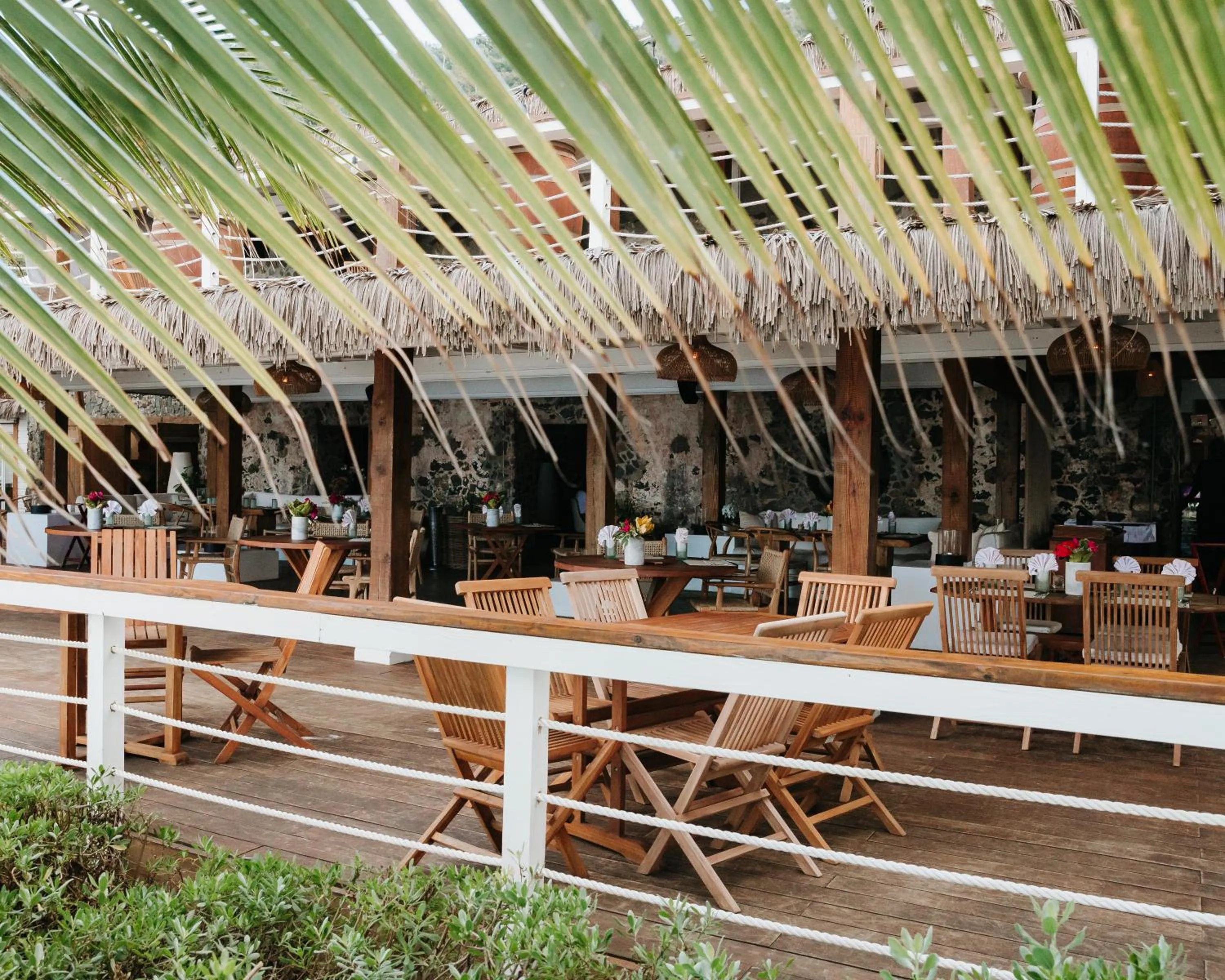 Restaurant/places to eat in Long Bay Beach Resort