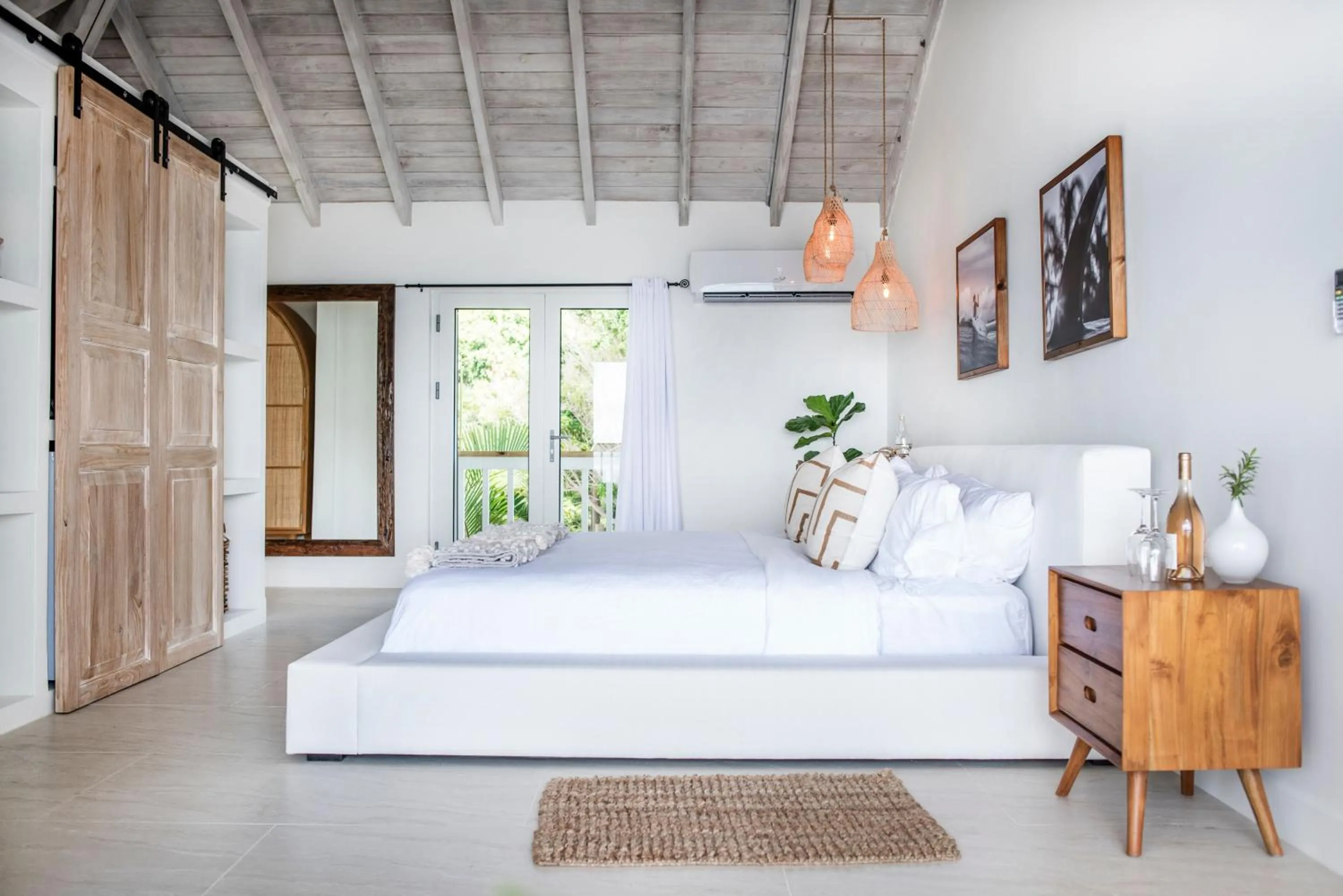 Bedroom, Bed in Long Bay Beach Resort