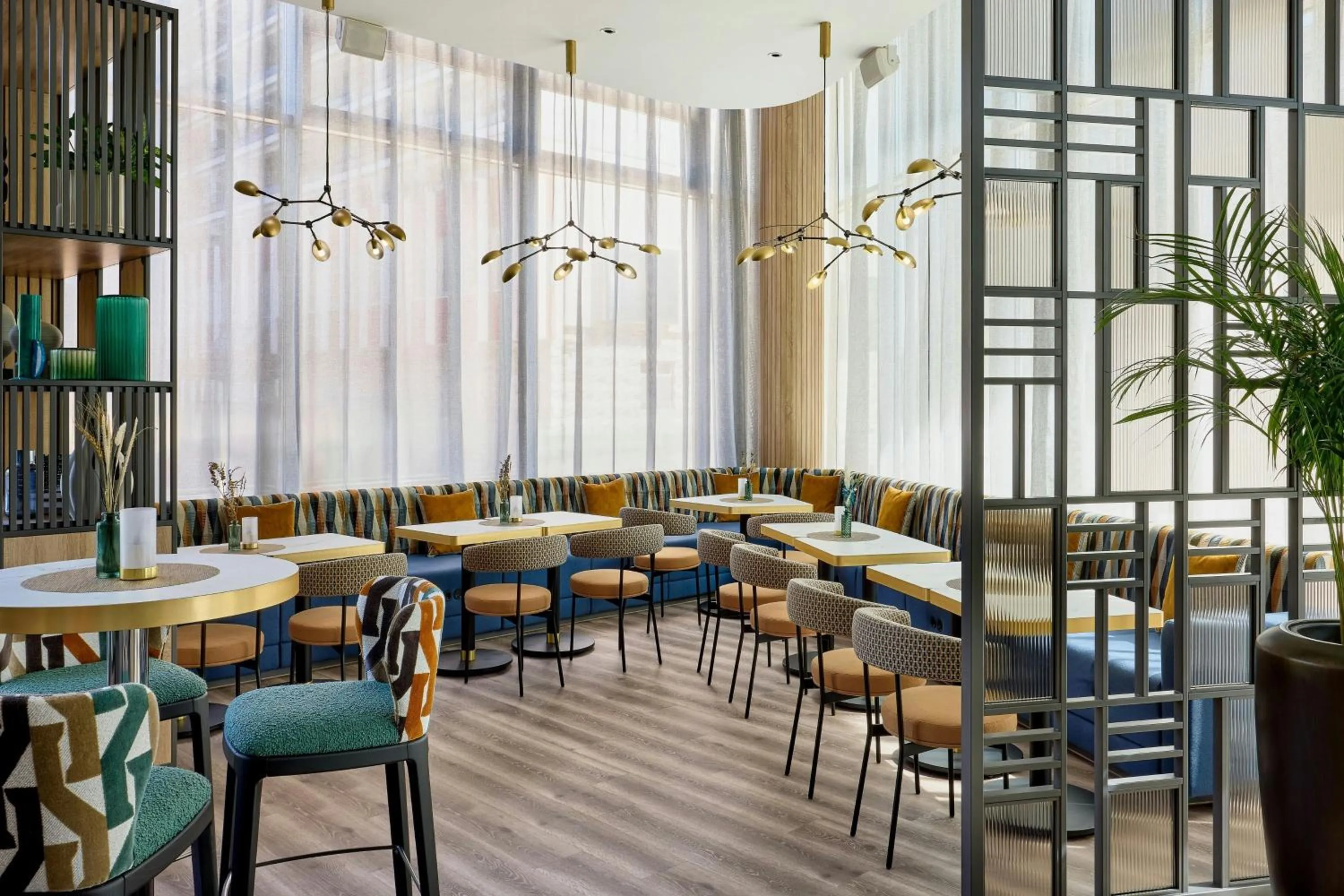 Lounge or bar in Courtyard by Marriott Berlin City Center