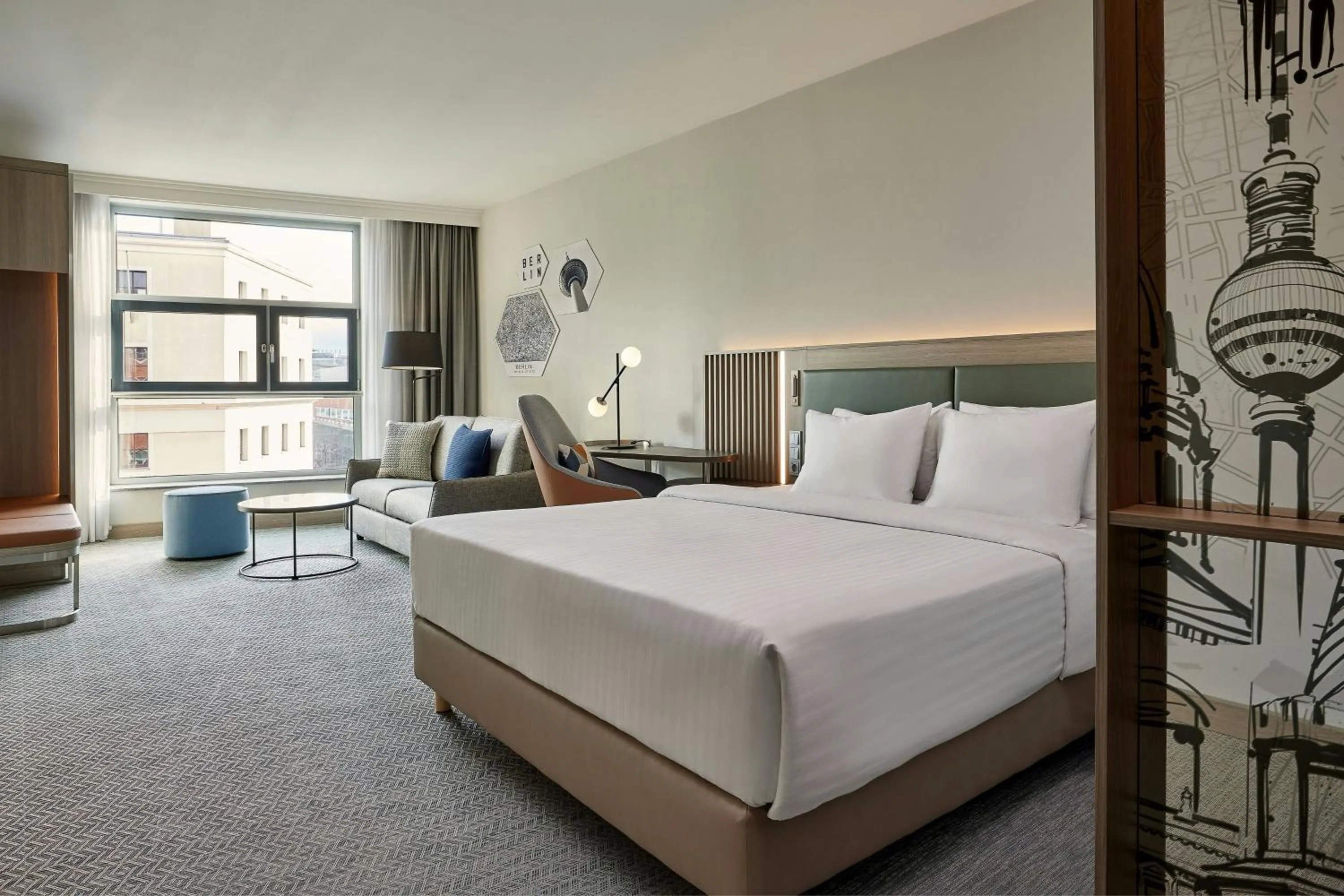 Photo of the whole room, Bed in Courtyard by Marriott Berlin City Center