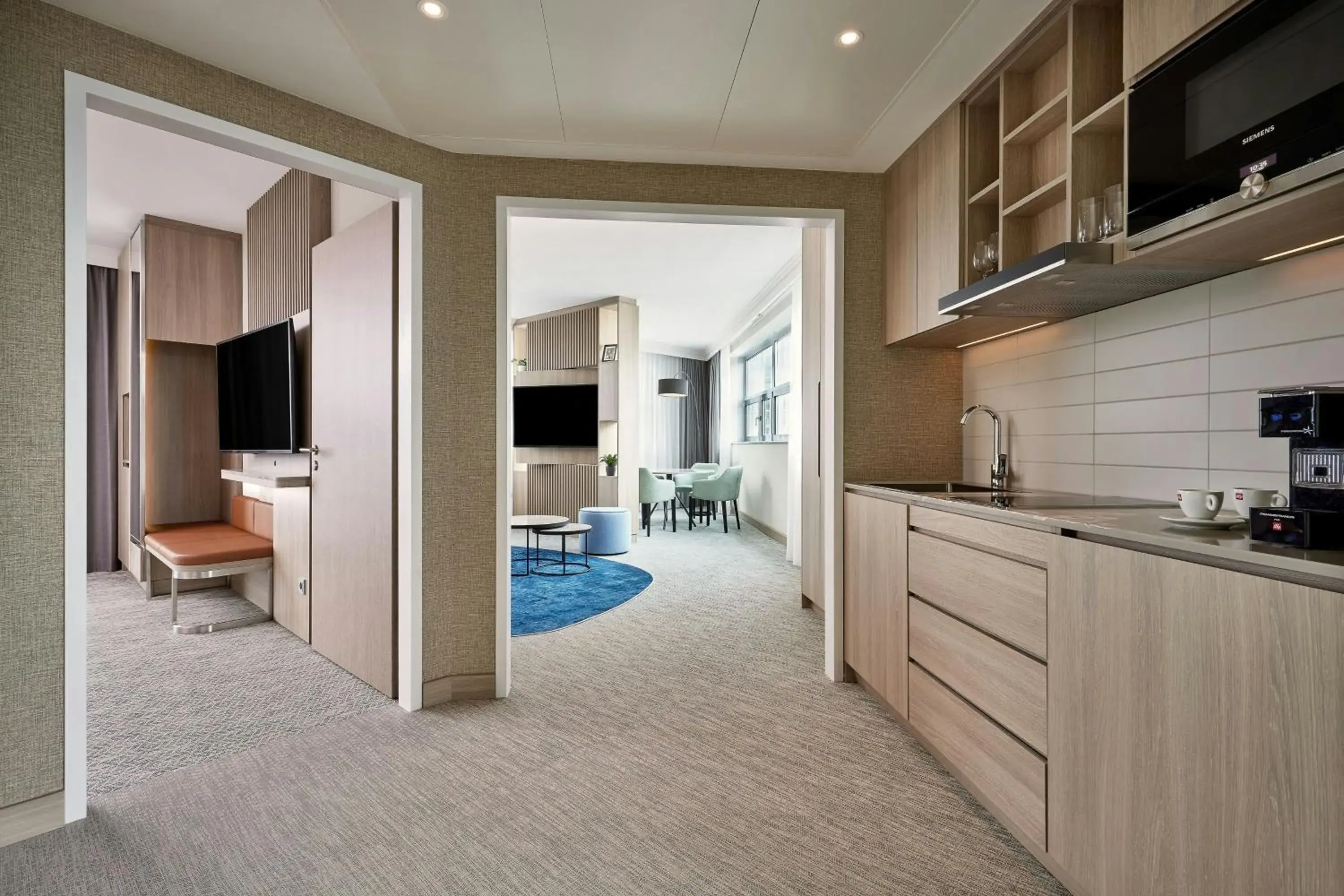 One-Bedroom Apartment King with Sofa Bed - single occupancy in Courtyard by Marriott Berlin City Center One-Bedroom Apartment King with Sofa Bed - single occupancy in Courtyard by Marriott Berlin City Center