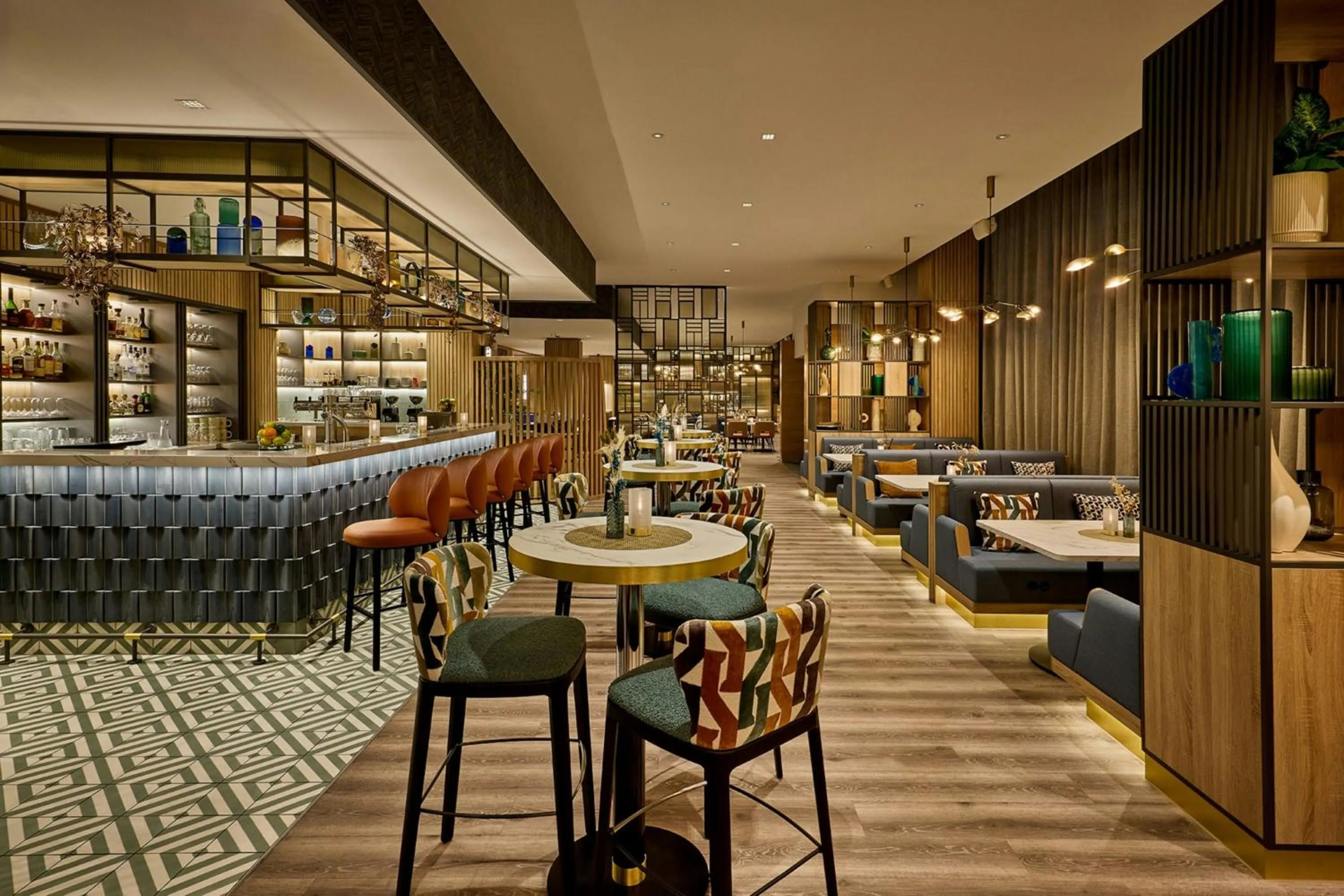 Lounge or bar in Courtyard by Marriott Berlin City Center