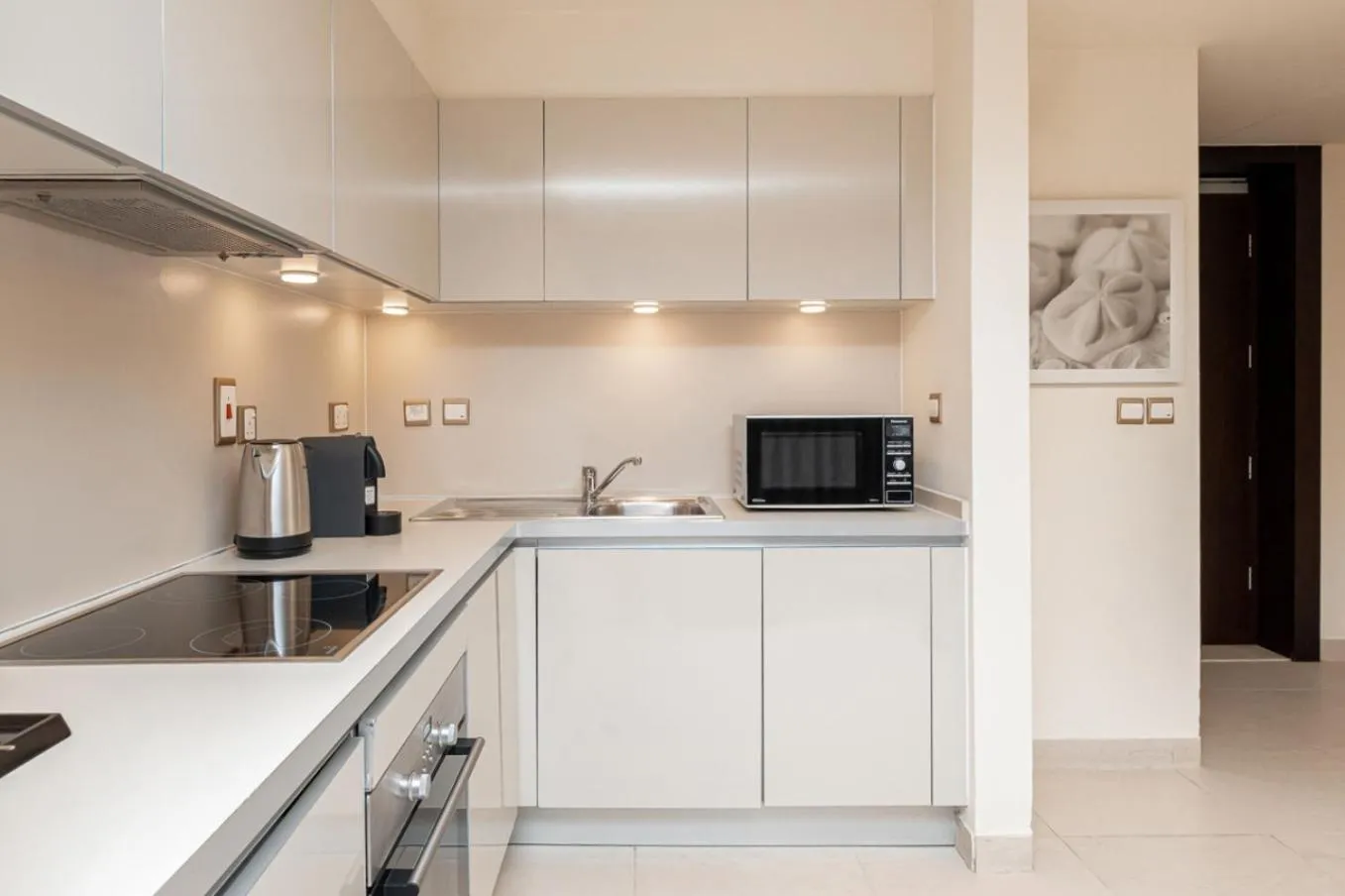 Coffee/tea facilities in Radisson Blu Residence, Dubai Marina