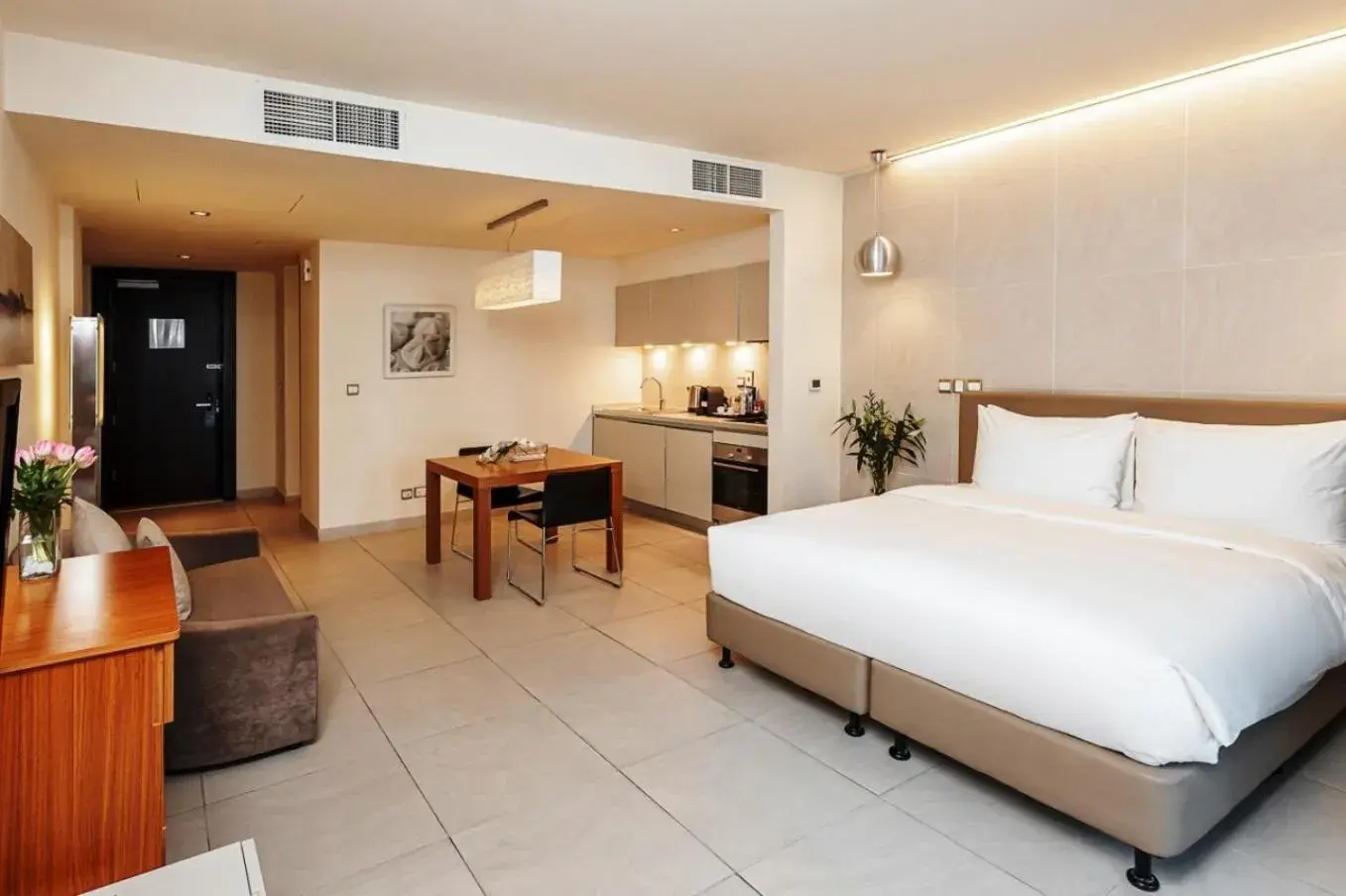 Studio with Balcony in Radisson Blu Residence, Dubai Marina Studio with Balcony in Radisson Blu Residence, Dubai Marina