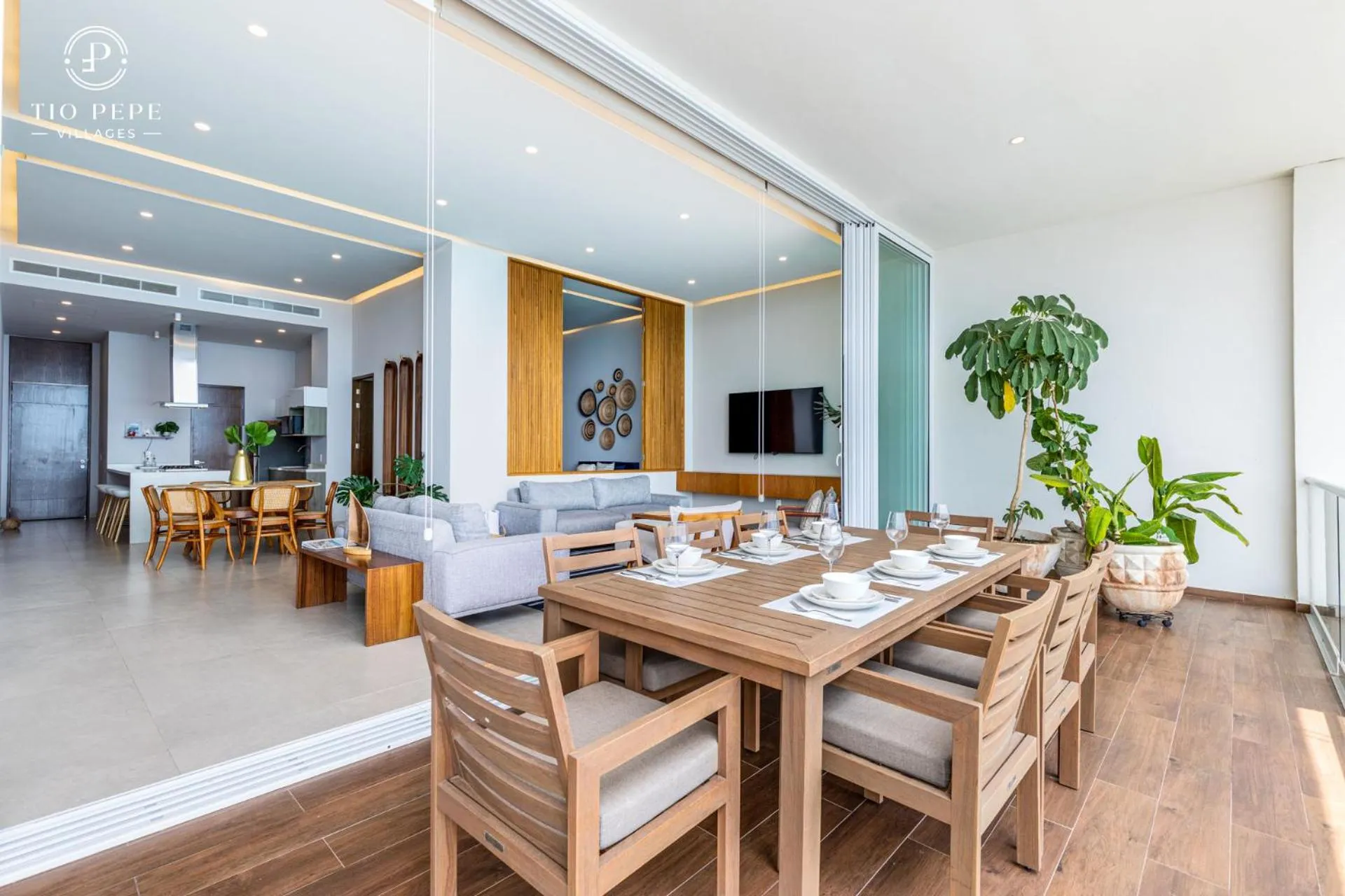 Dining area in Harbor Puerto Vallarta 14003