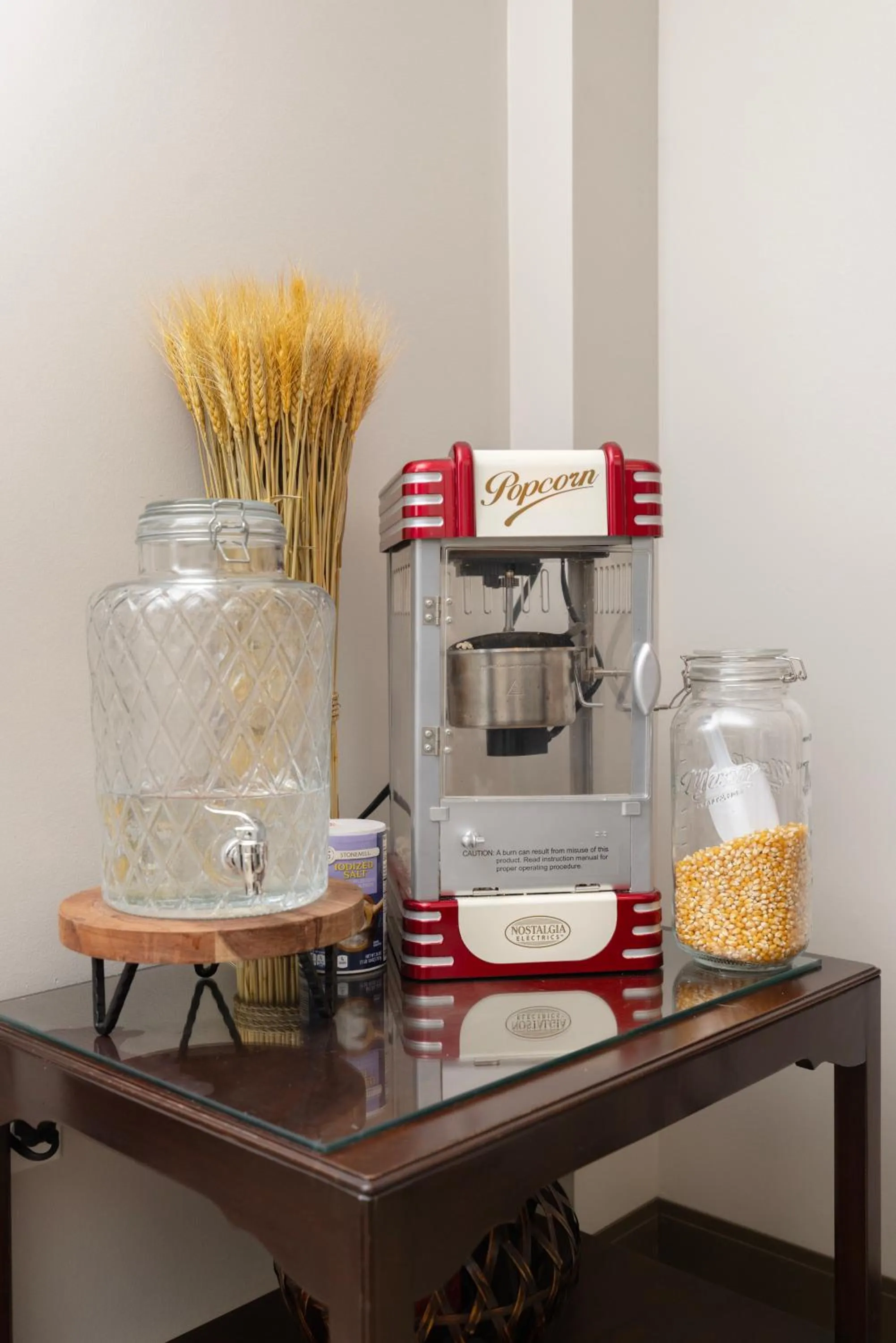 Coffee/tea facilities in Brinton Suites